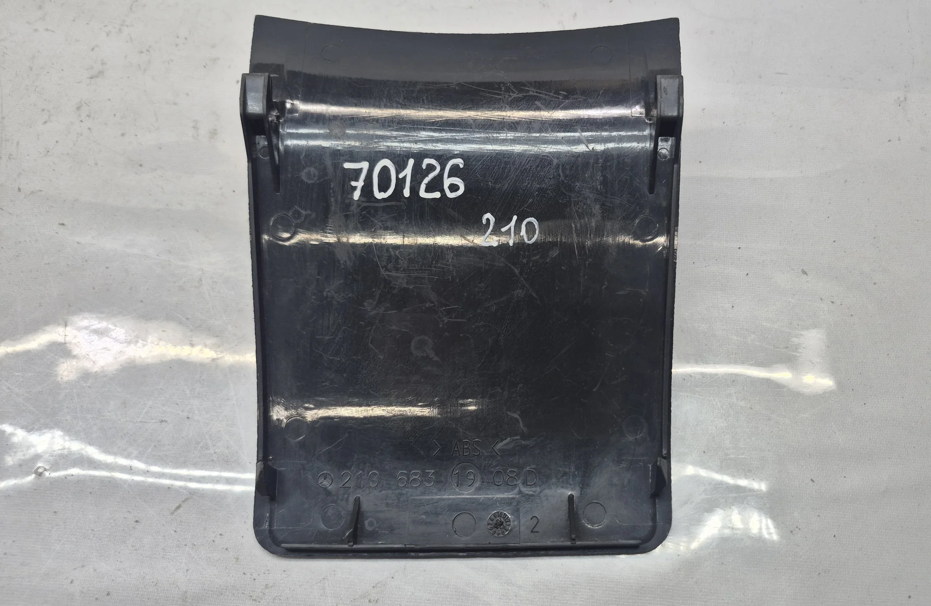 Накладка подлокотника задняя Mercedes-Benz W210  A2106831908 - миниатюра 3