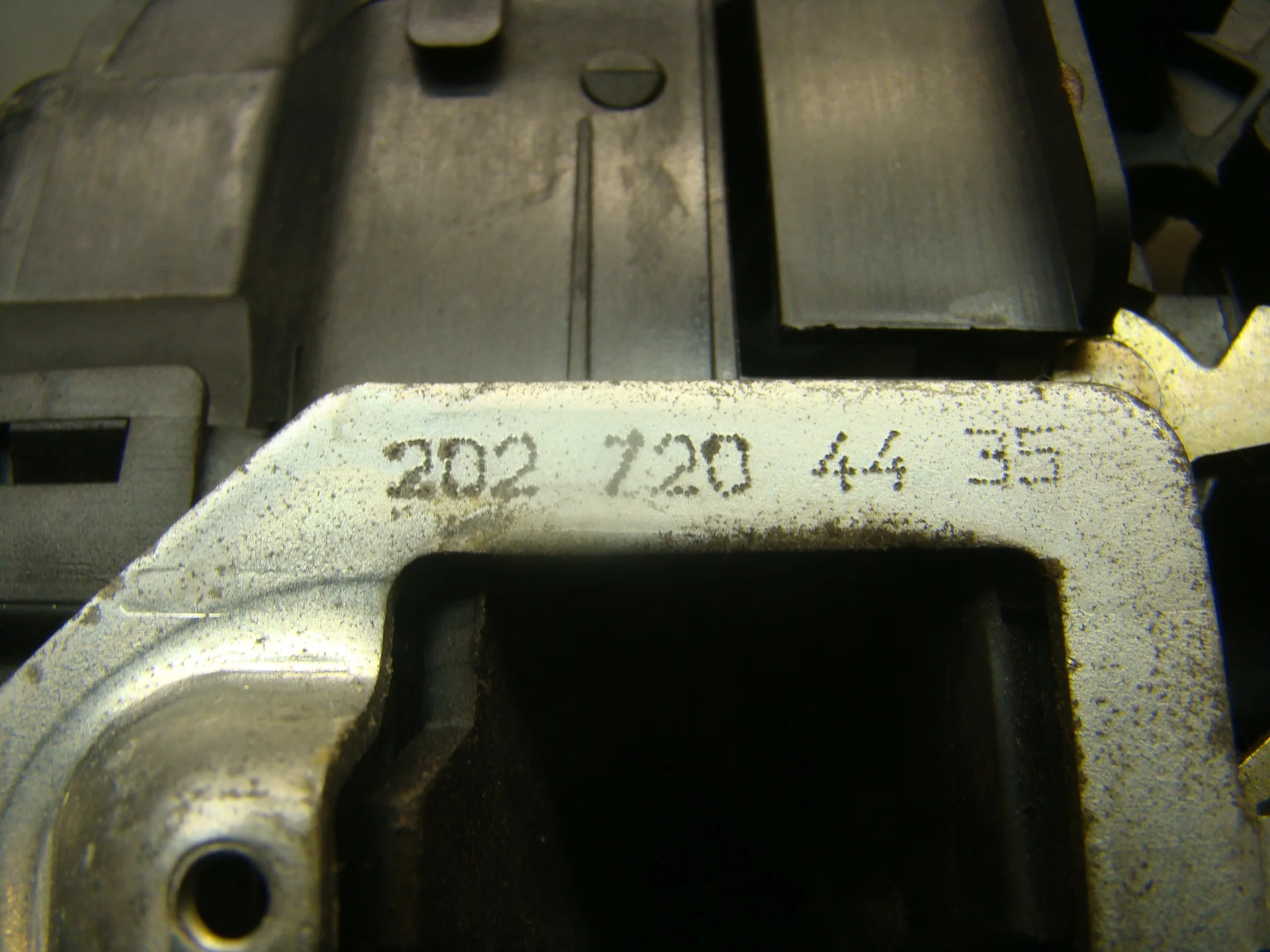Замок двери передней правой Mercedes-Benz W210 112 A2027204435 - миниатюра 2