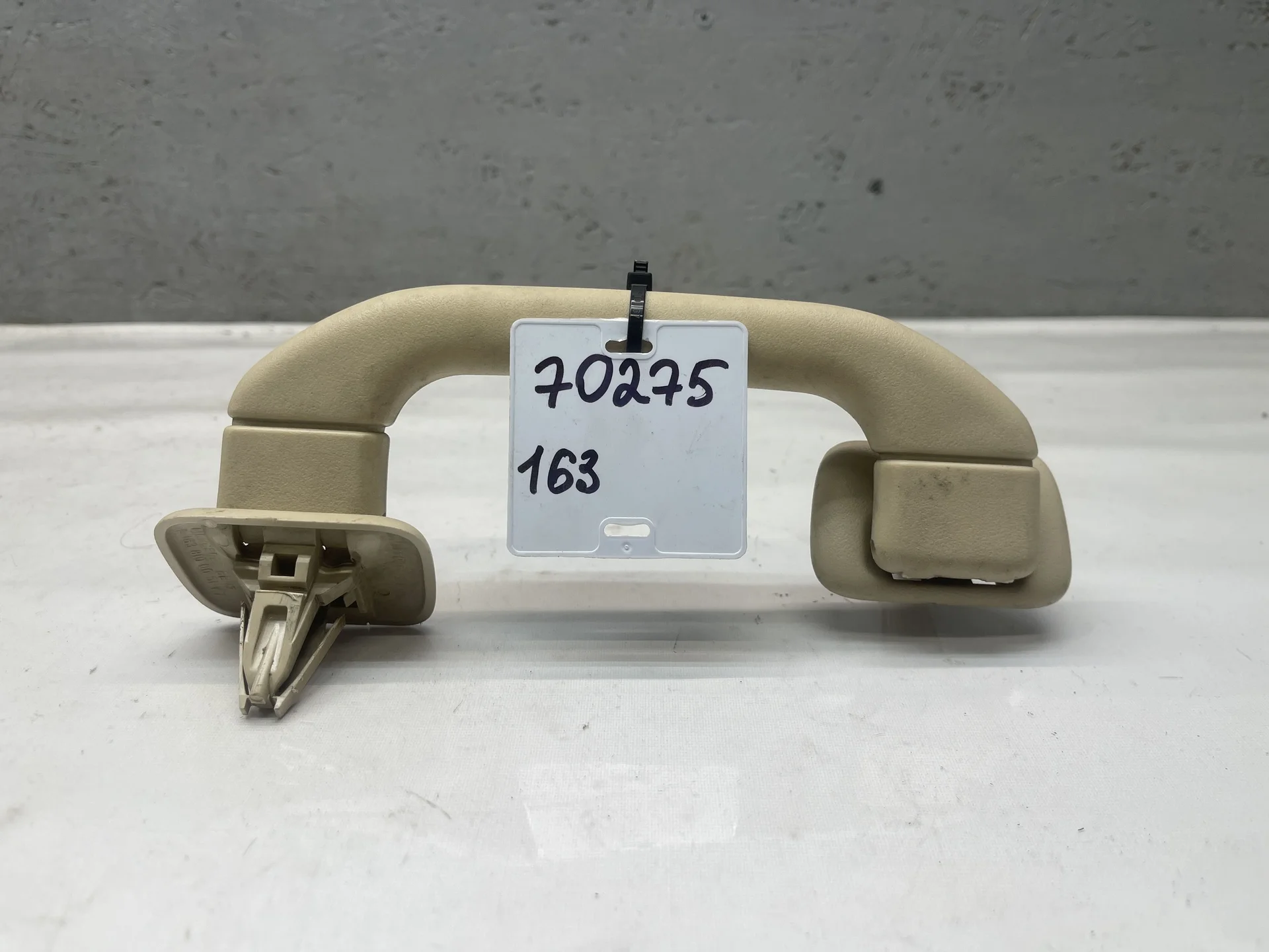 Поручень потолочный передний Mercedes-Benz W163 A1638100051 - изображение 1
