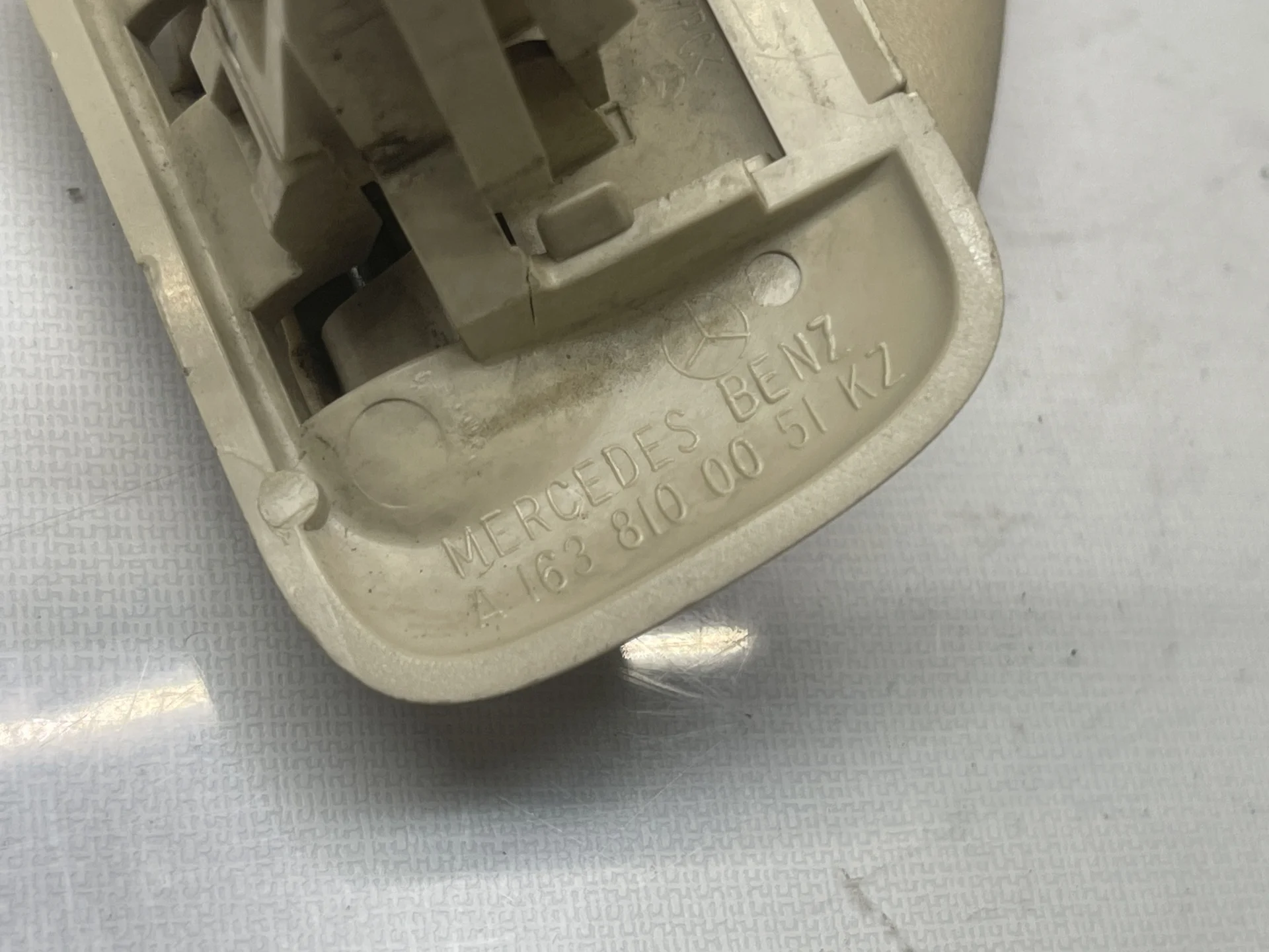 Поручень потолочный передний Mercedes-Benz W163 A1638100051 - миниатюра 2