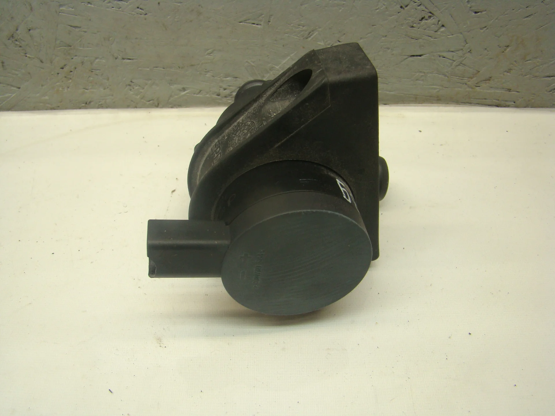 Помпа дополнительной прокачки антифриза Audi A1 I 8X CAX 1K0965561F - миниатюра 2