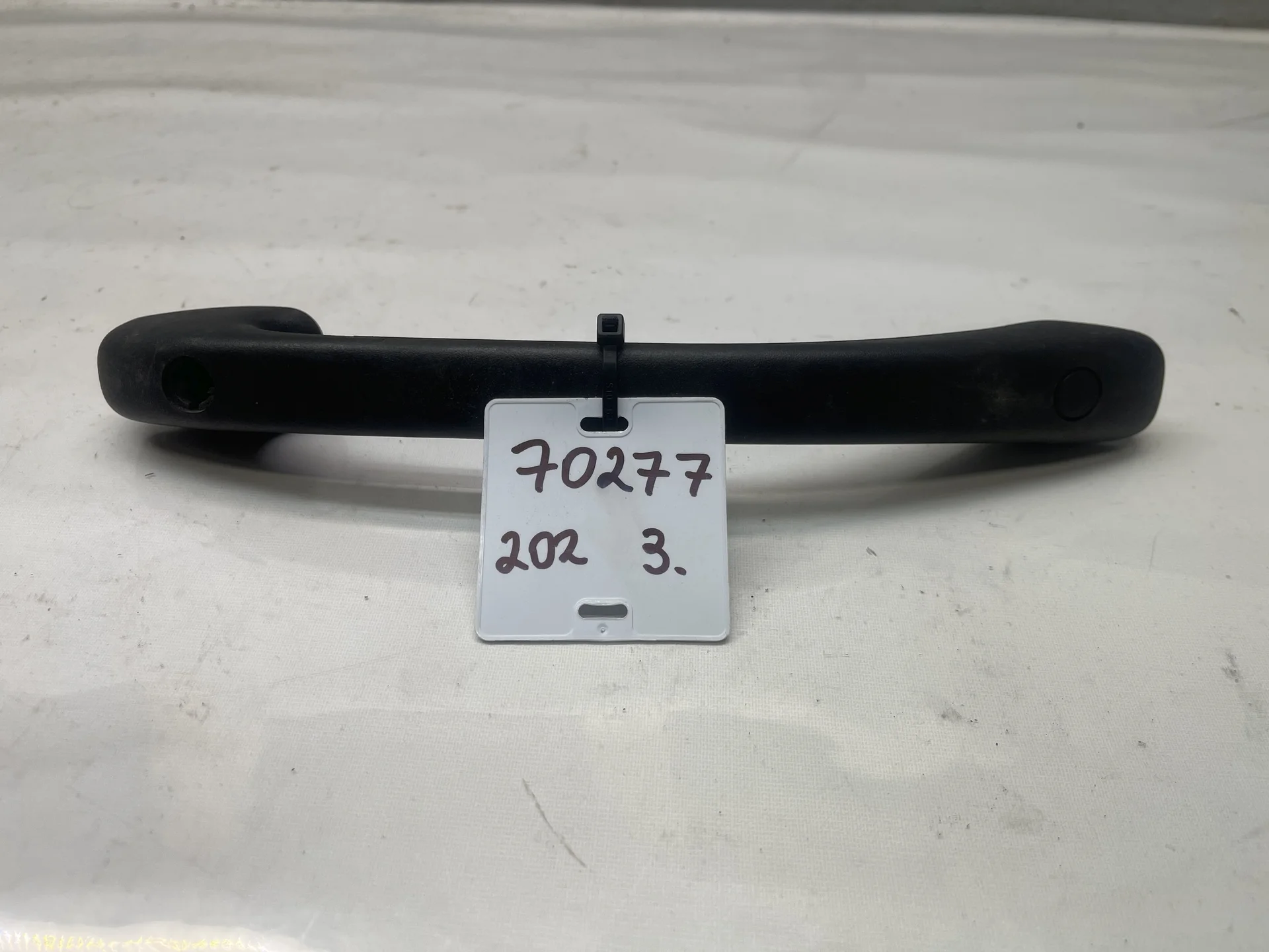 Поручень потолочный Mercedes-Benz W202