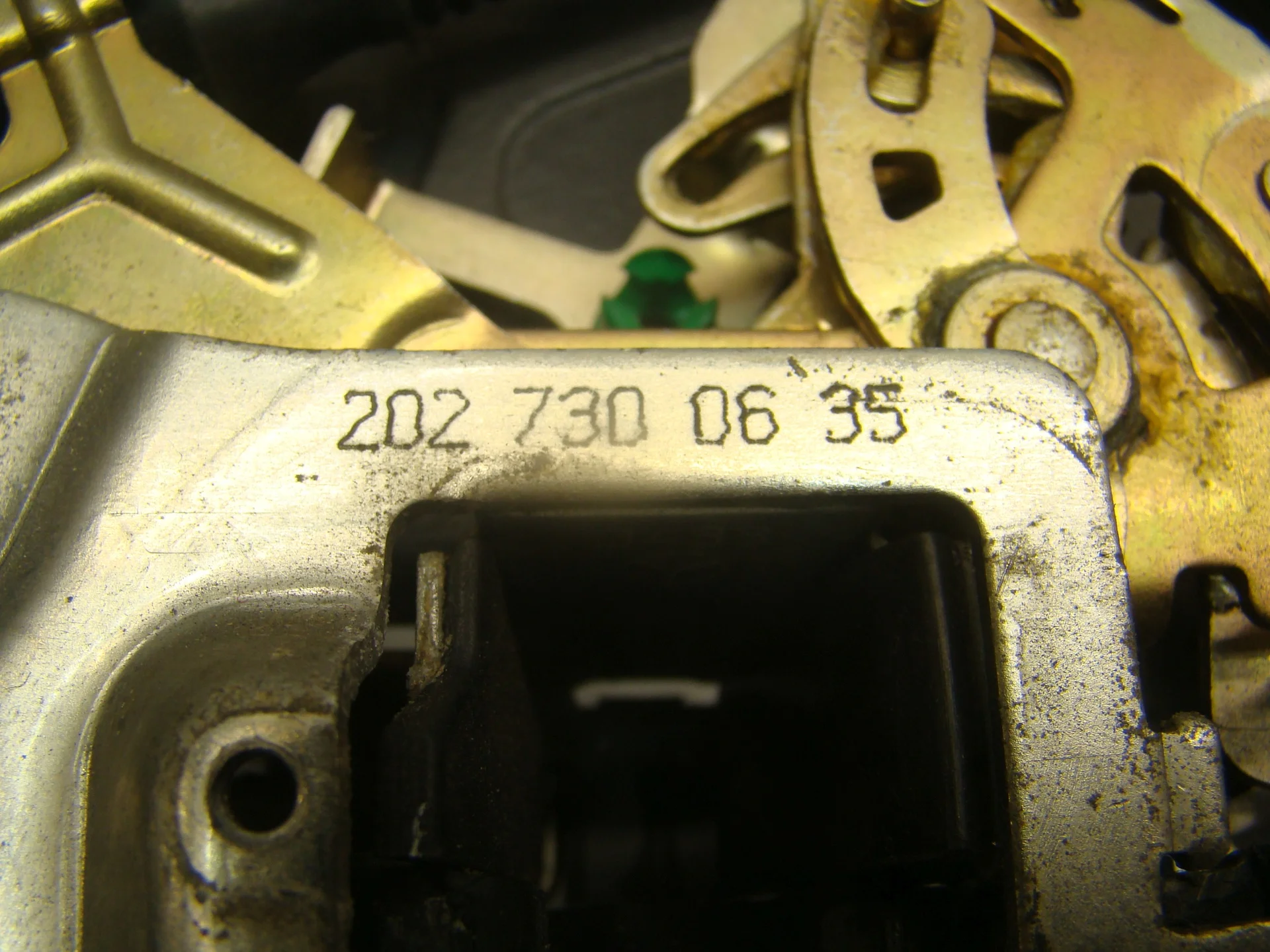 Замок двери задней правой Mercedes-Benz W210 112 A2027300635 - миниатюра 3
