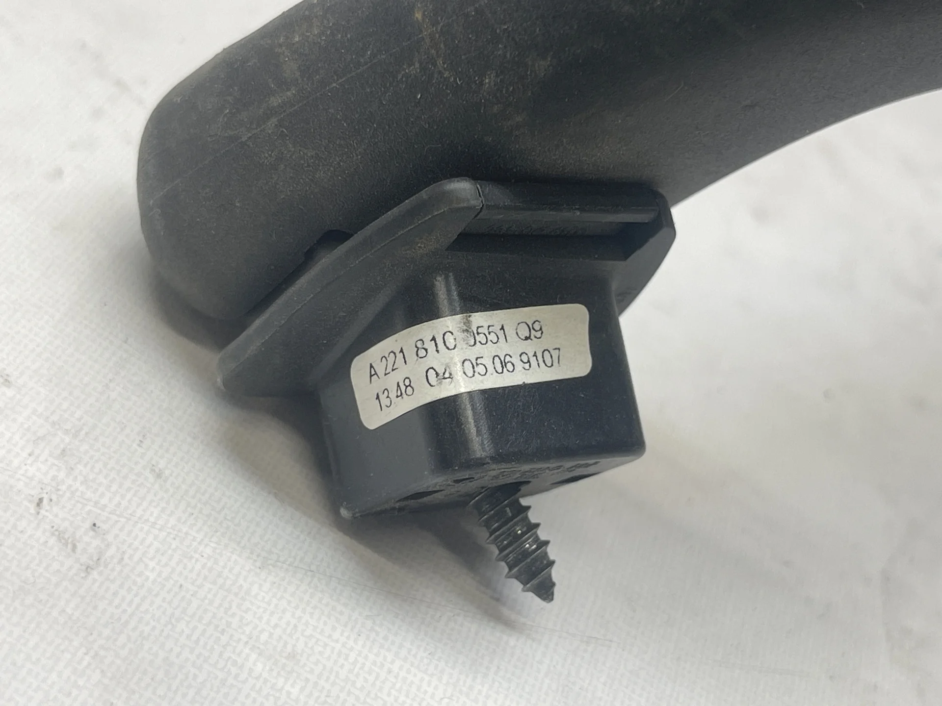 Поручень потолочный задний Mercedes-Benz W211 A2218100551 - миниатюра 3