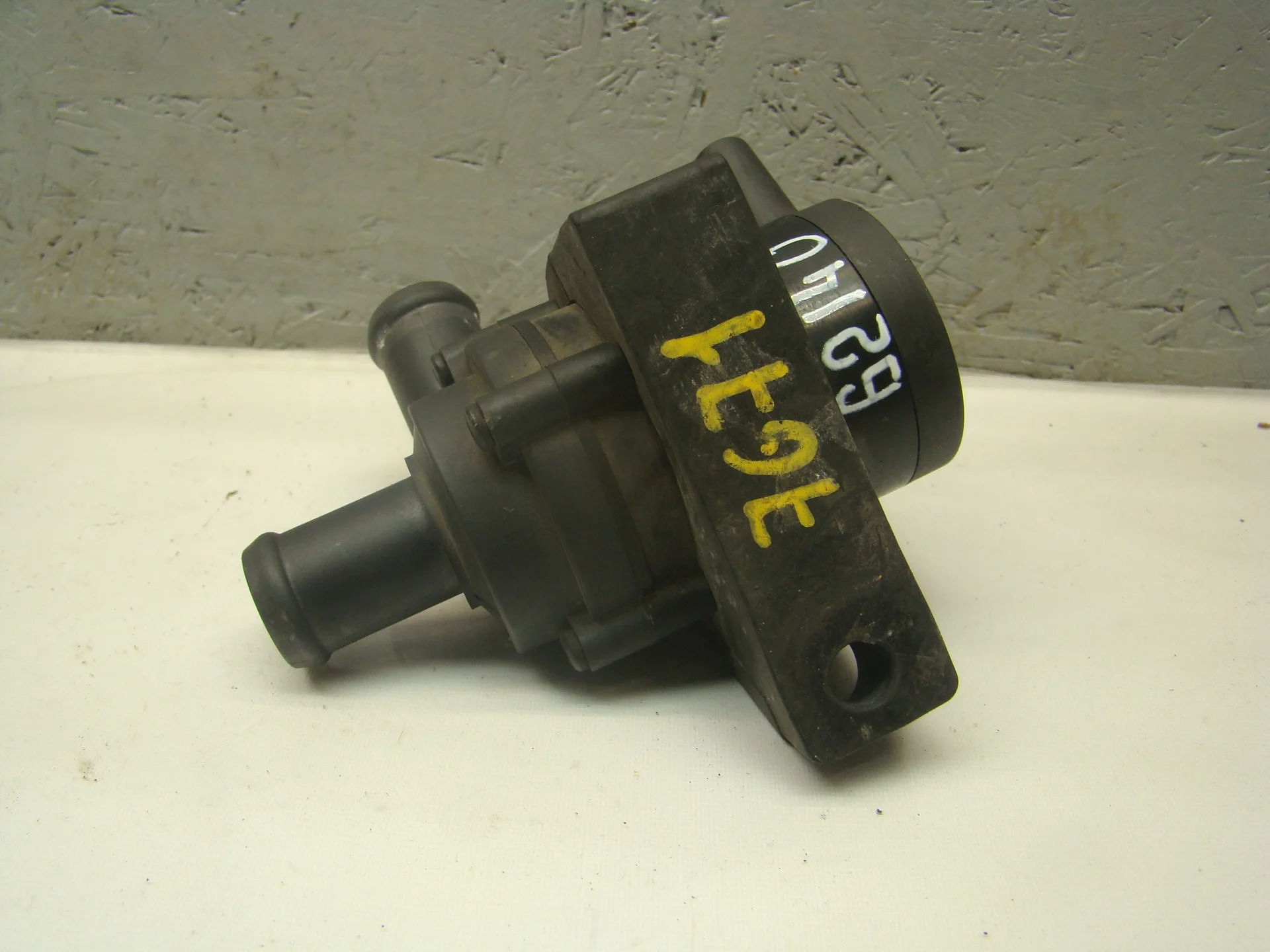 Помпа дополнительной прокачки антифриза Volkswagen Golf V 5K (Mk5) CBZ 1K0965561L - миниатюра 2