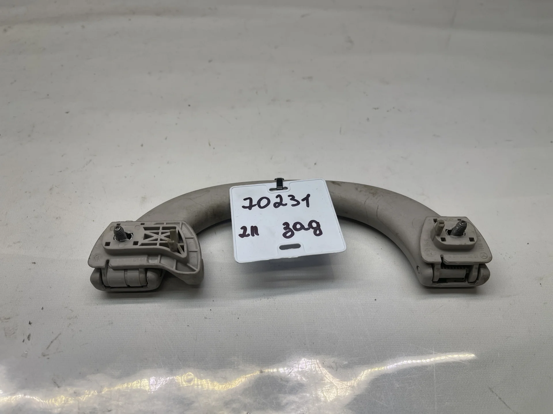 Поручень потолочный задний Mercedes-Benz W211  A2118100151 - миниатюра 2