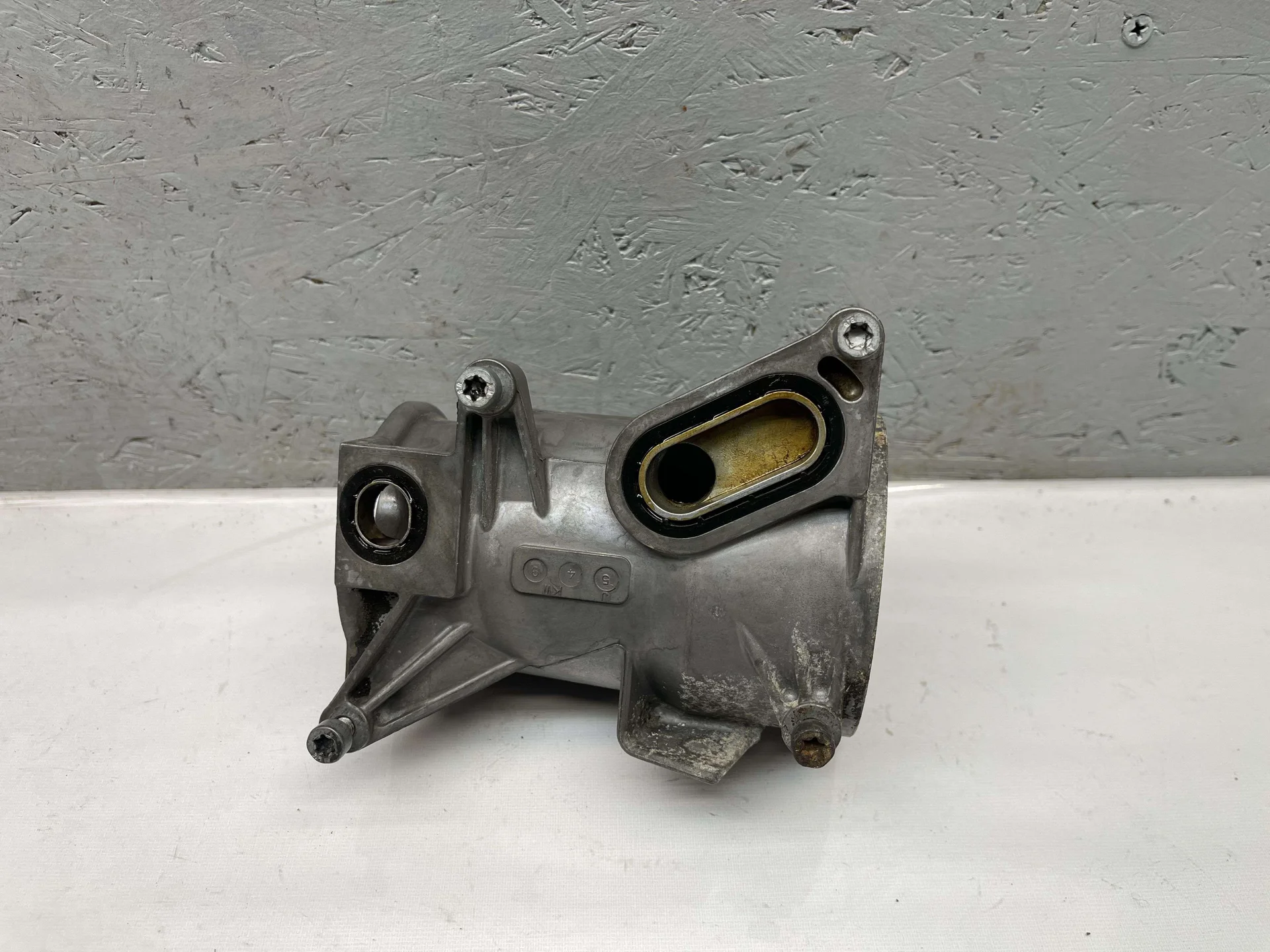 Корпус масляного фильтра Mercedes-Benz W210 112 A1121840102 - миниатюра 2
