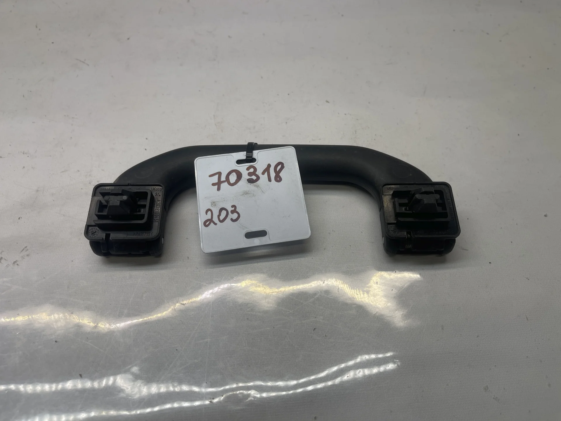 Поручень потолочный передний левый Mercedes-Benz W203  A2038100451 - миниатюра 2