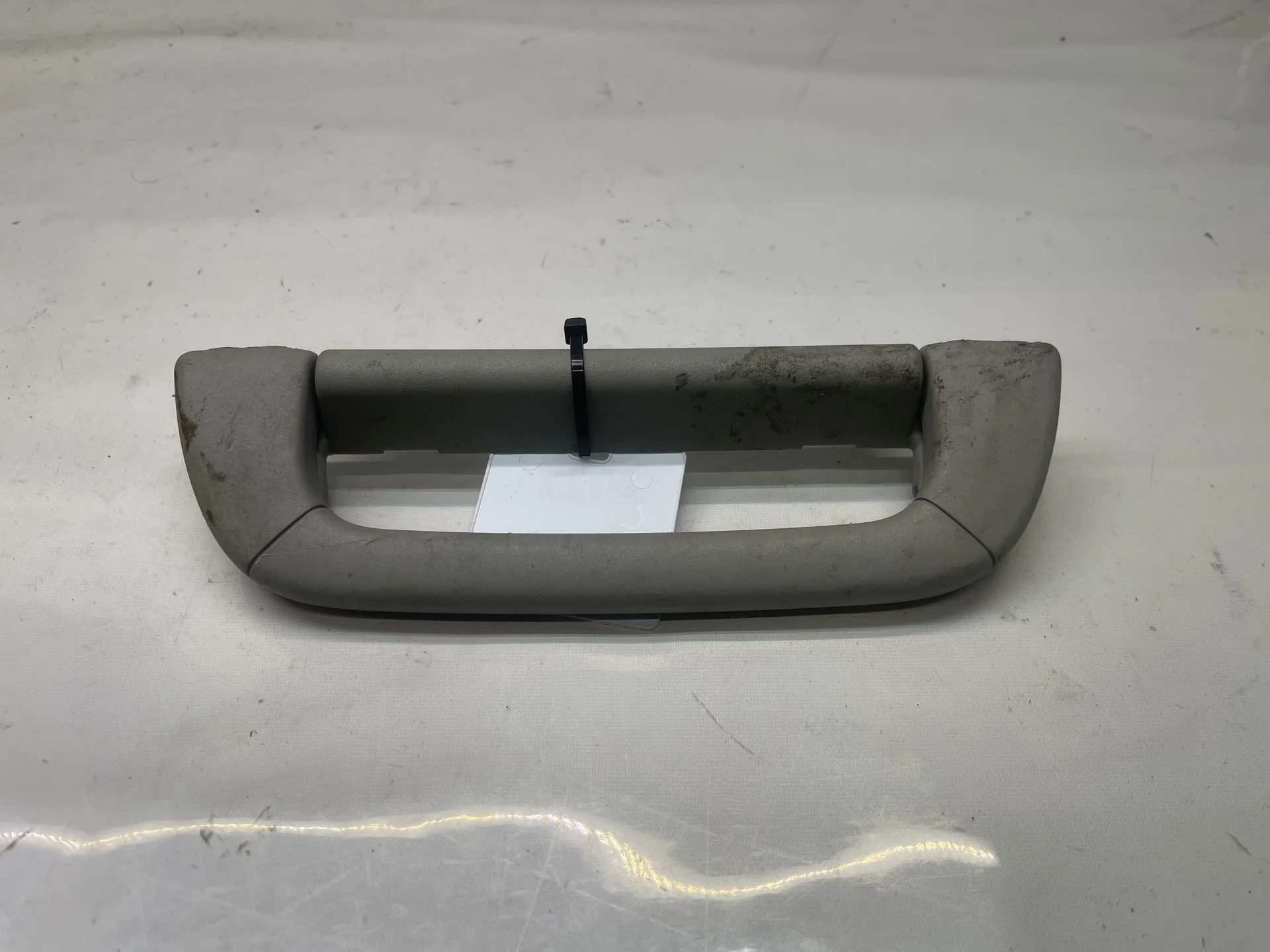 Поручень потолочный передний правый Mercedes-Benz W220 A2208100151 - изображение 1