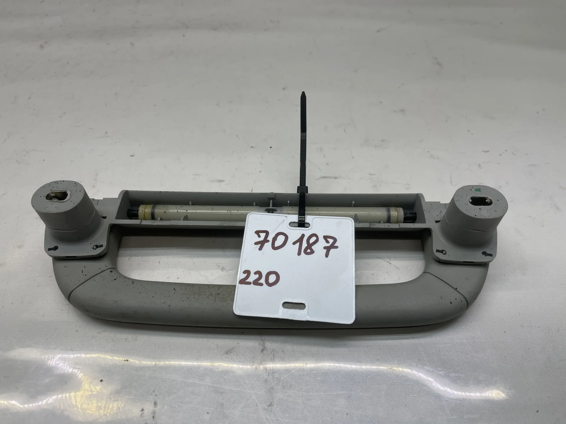 Поручень потолочный Mercedes-Benz W220  A2208100551 - миниатюра 2