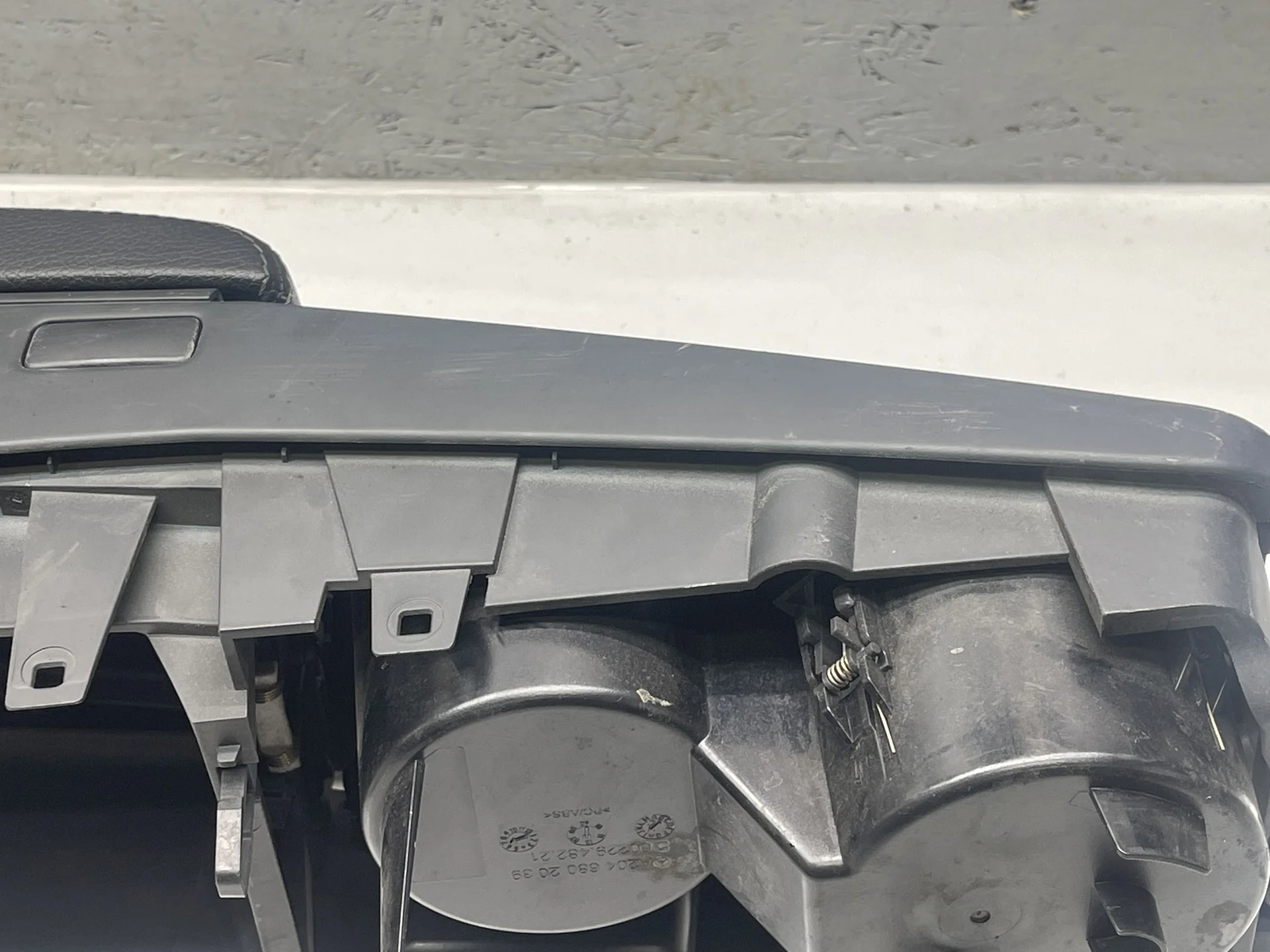 Подлокотник передний Mercedes-Benz X204  A2046802039 - миниатюра 3