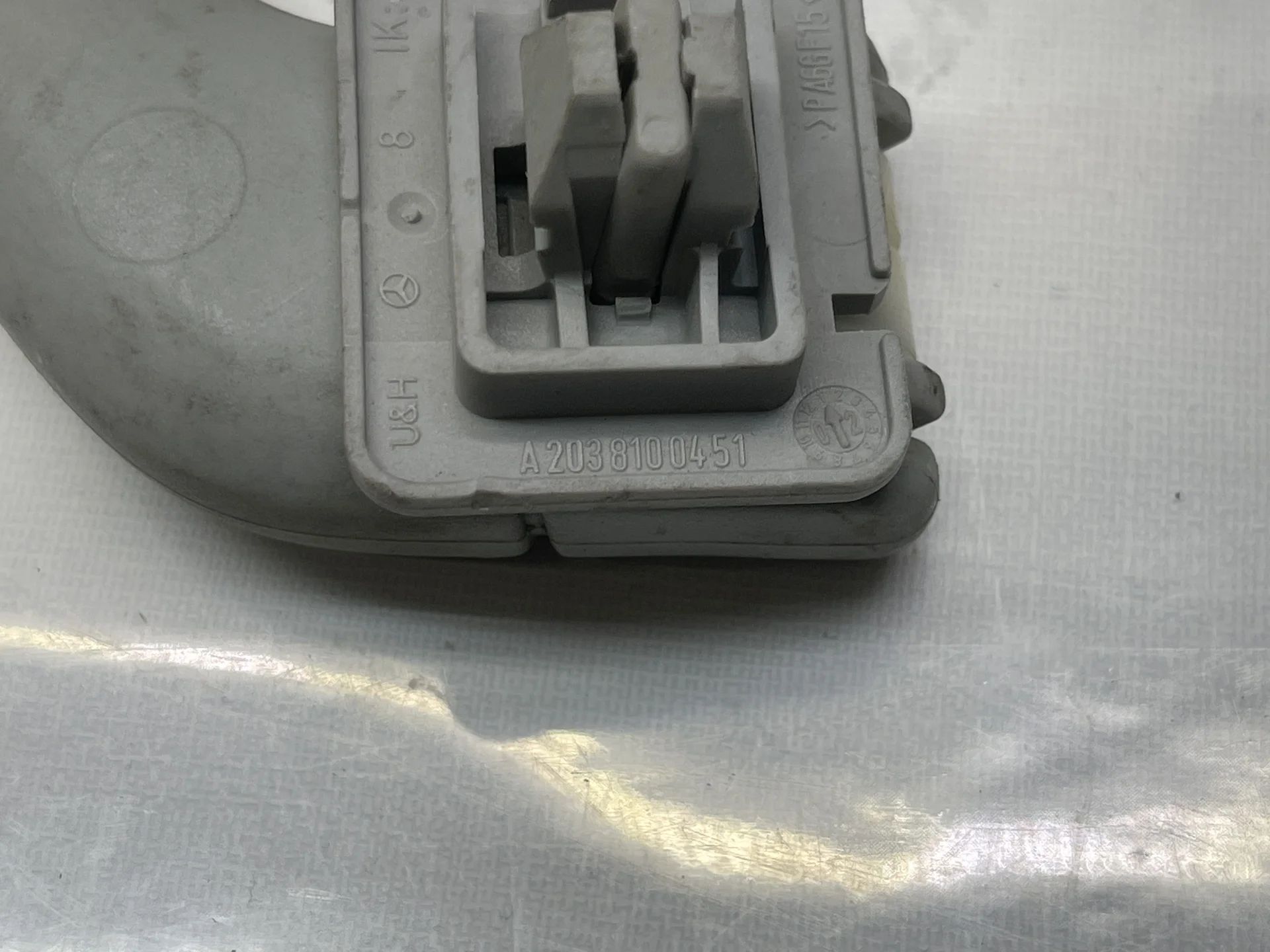 Поручень потолочный передний левый Mercedes-Benz W203 A2038100451 - миниатюра 2