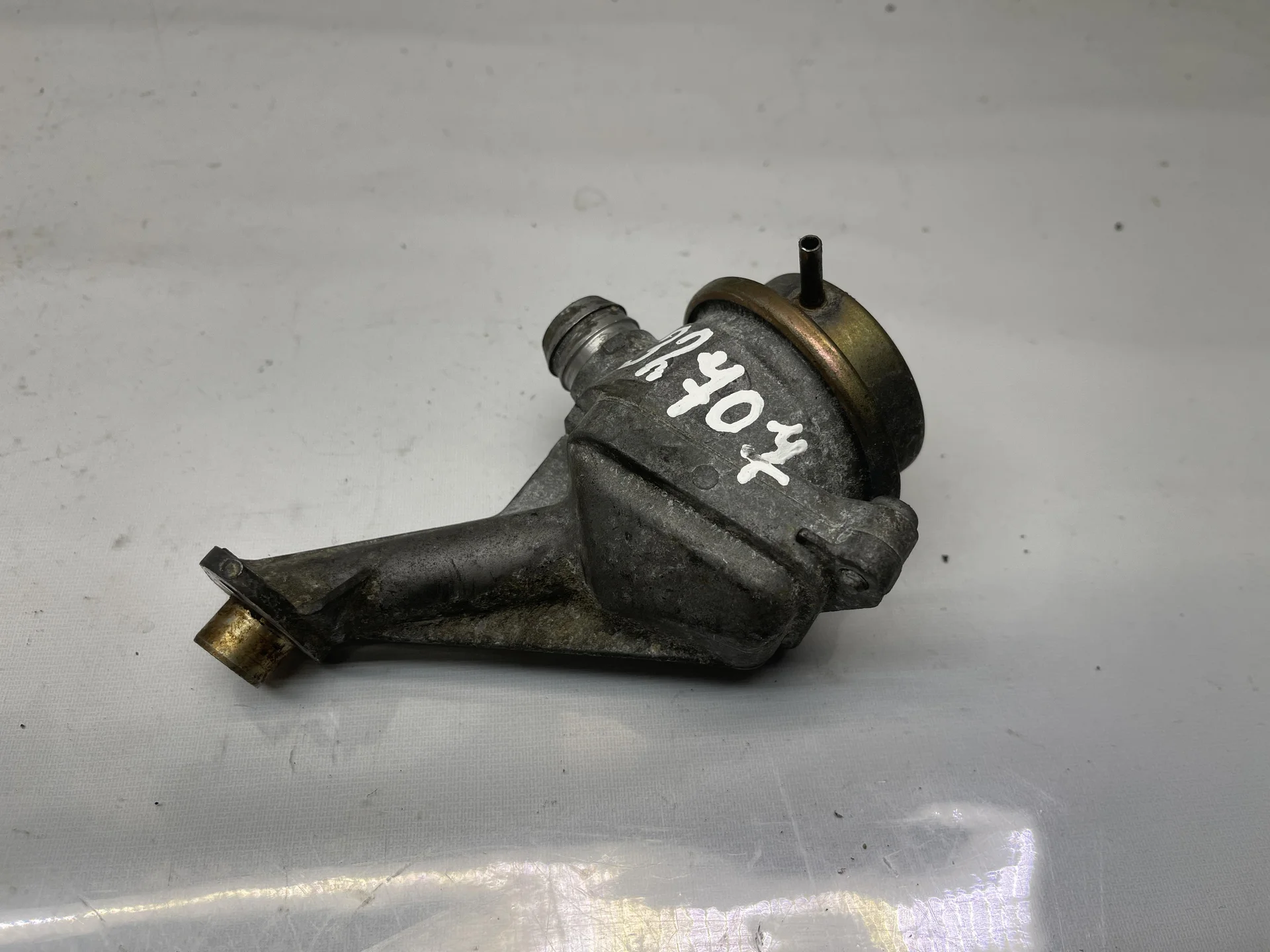 Клапан ЕГР Mercedes-Benz W211 112 A0021403560 - изображение 1