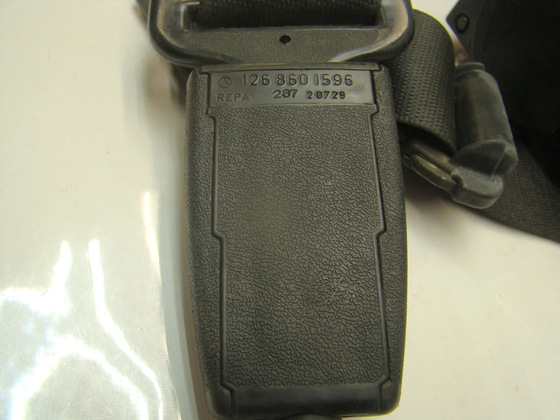 Ремень безопасности передний левый Mercedes-Benz C126 A1268606886 - миниатюра 4