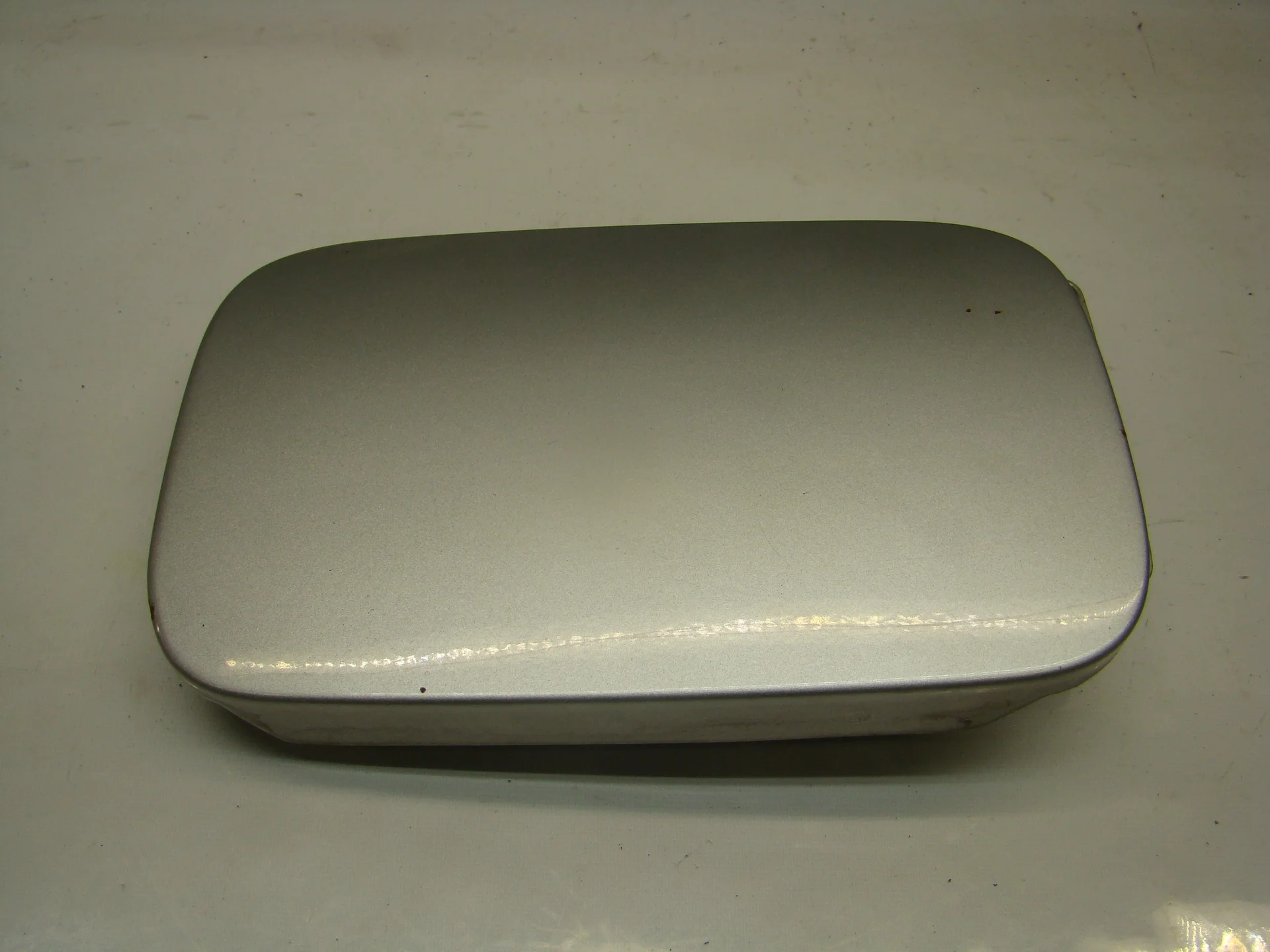 Лючок бензобака Mercedes-Benz W210 112 A2107500106 - изображение 1
