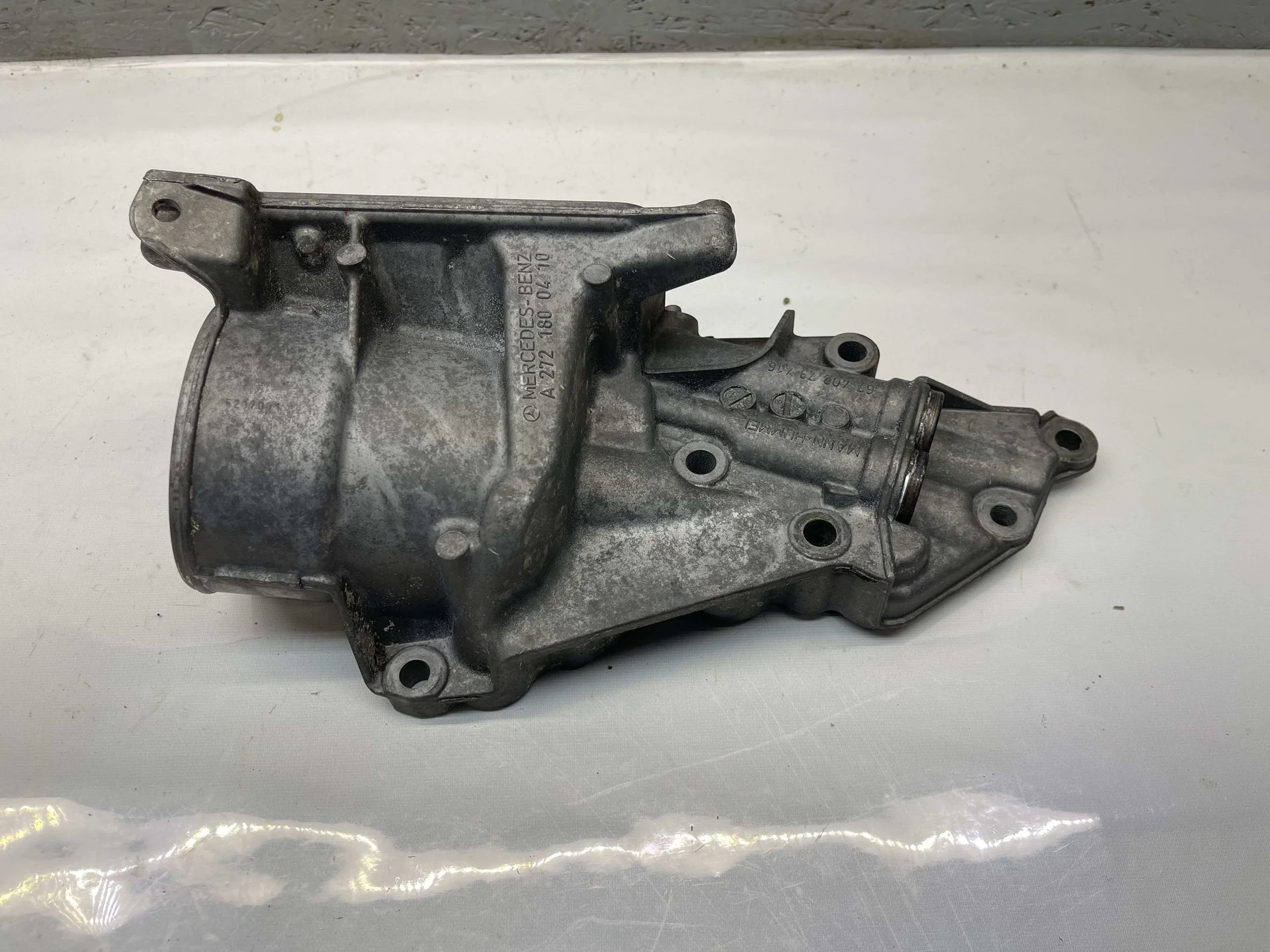 Корпус масляного фильтра Mercedes-Benz W164 272 A2721800410 - изображение 1