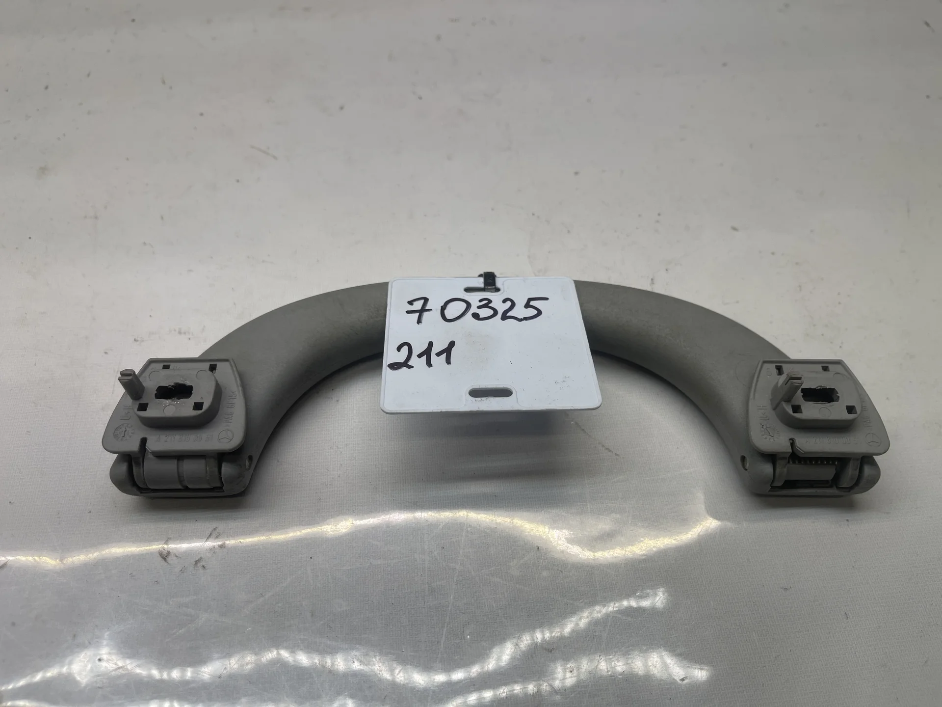 Поручень потолочный передний Mercedes-Benz W211  A2118100051 - миниатюра 2
