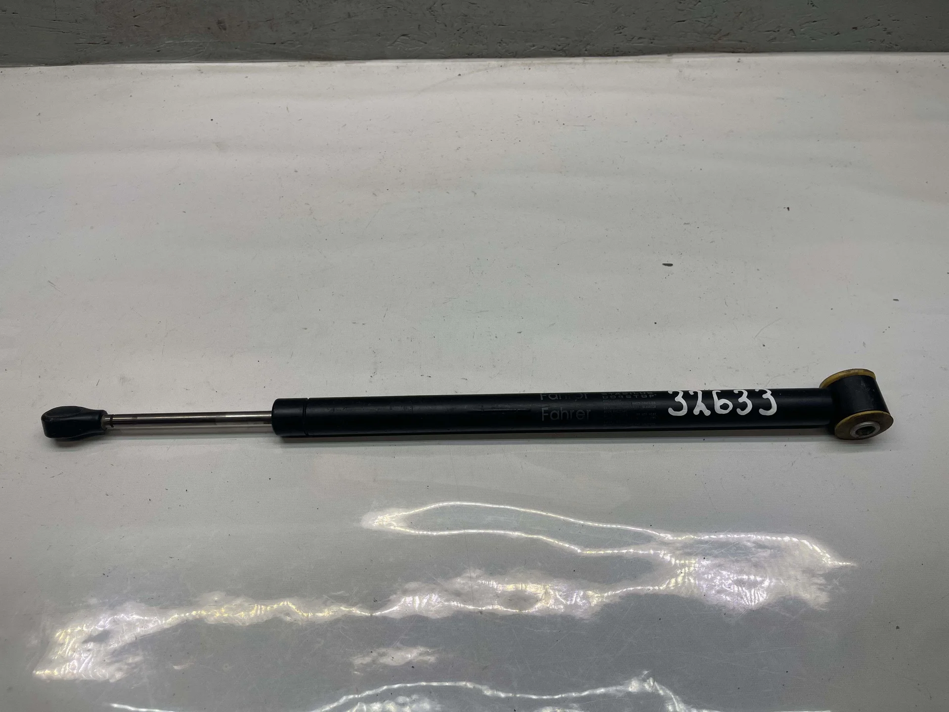 Ограничитель двери передний Mercedes-Benz W221 A2217200016 - изображение 1