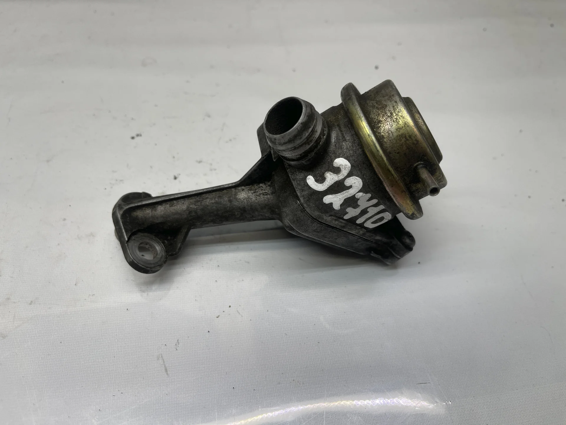 Клапан ЕГР Mercedes-Benz W211 112 A0021403560 - изображение 1