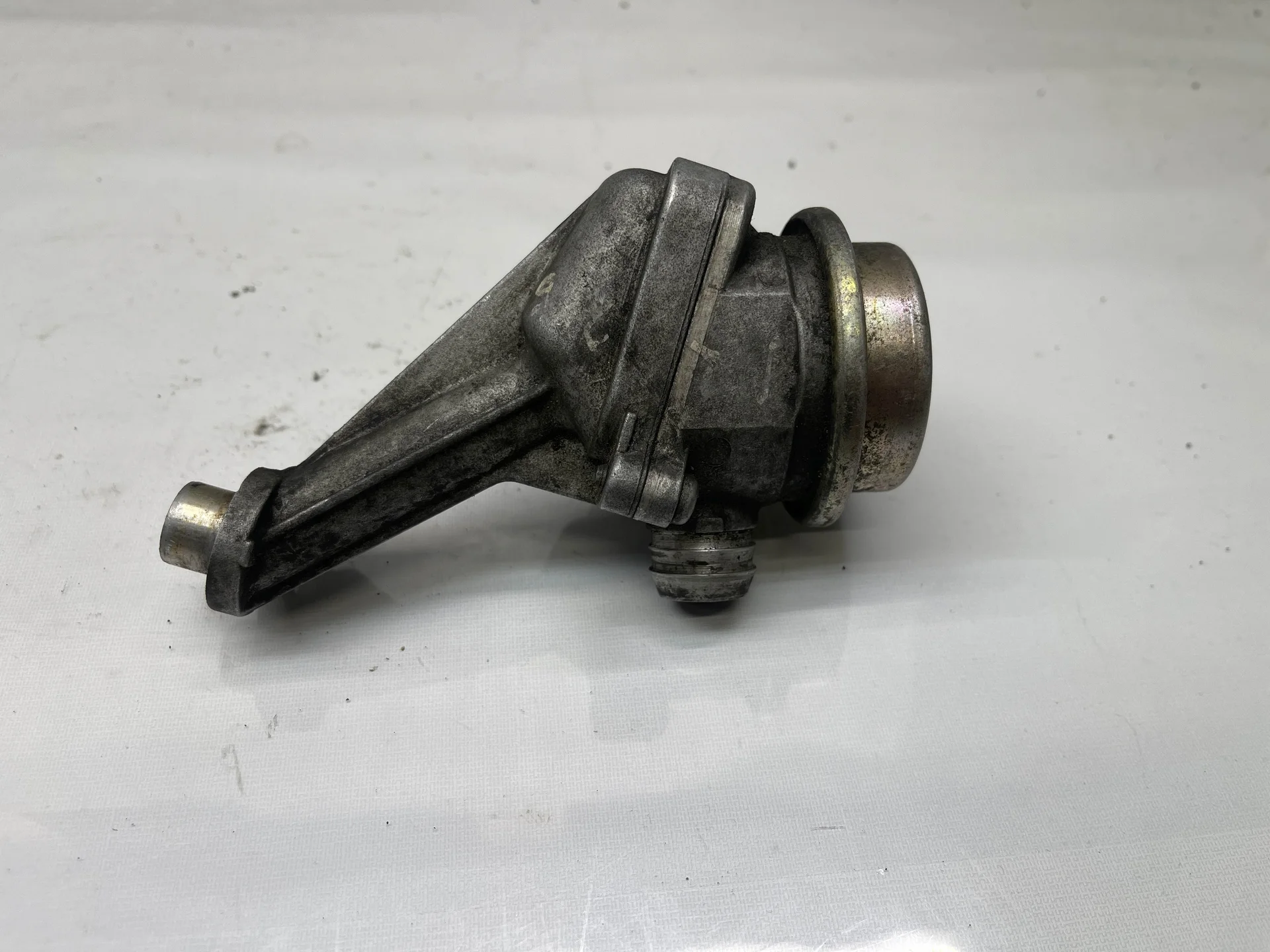 Клапан ЕГР Mercedes-Benz W211 112 A0021403560 - миниатюра 2