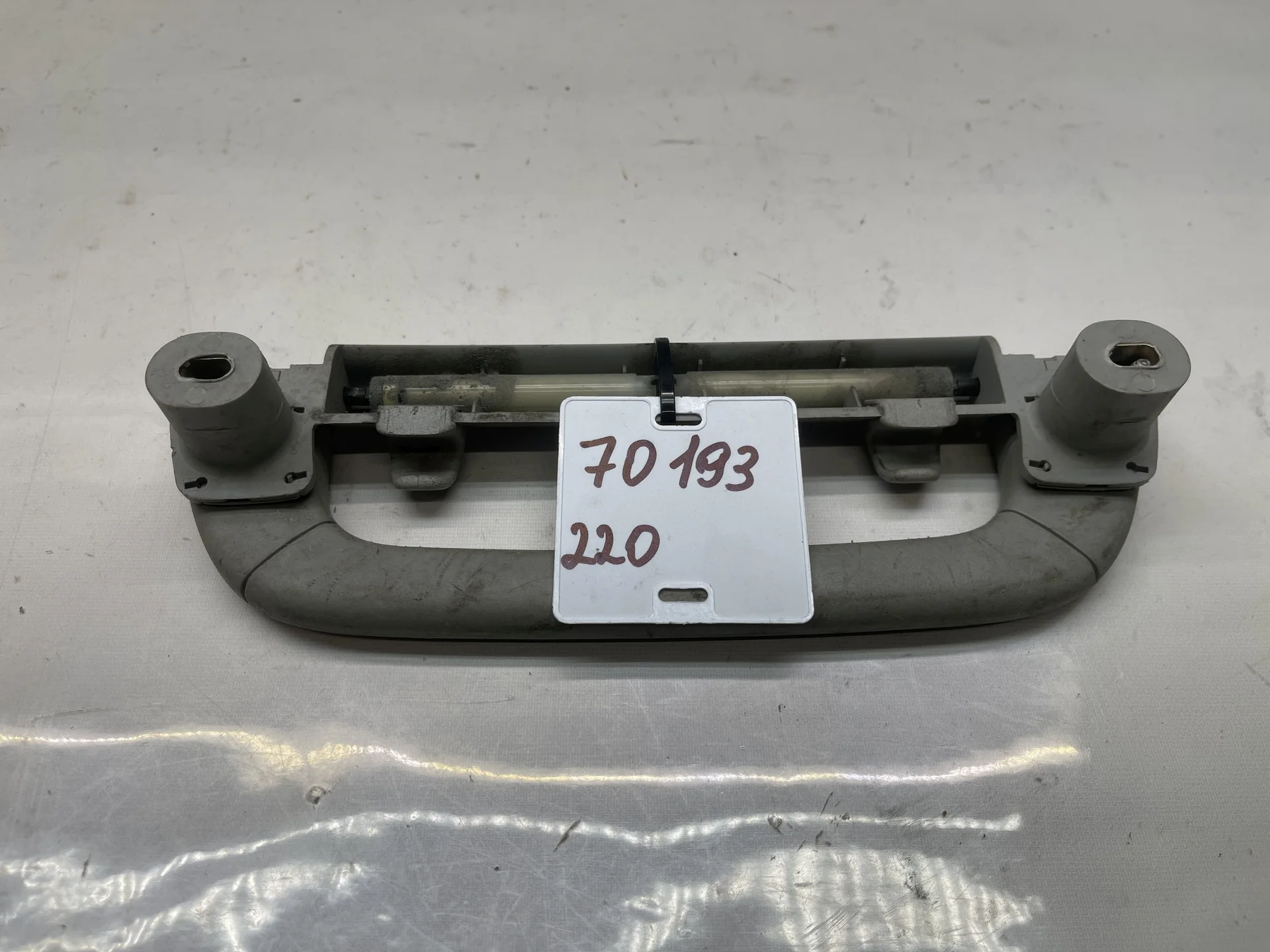 Поручень потолочный Mercedes-Benz W220 A2208100551 - миниатюра 2