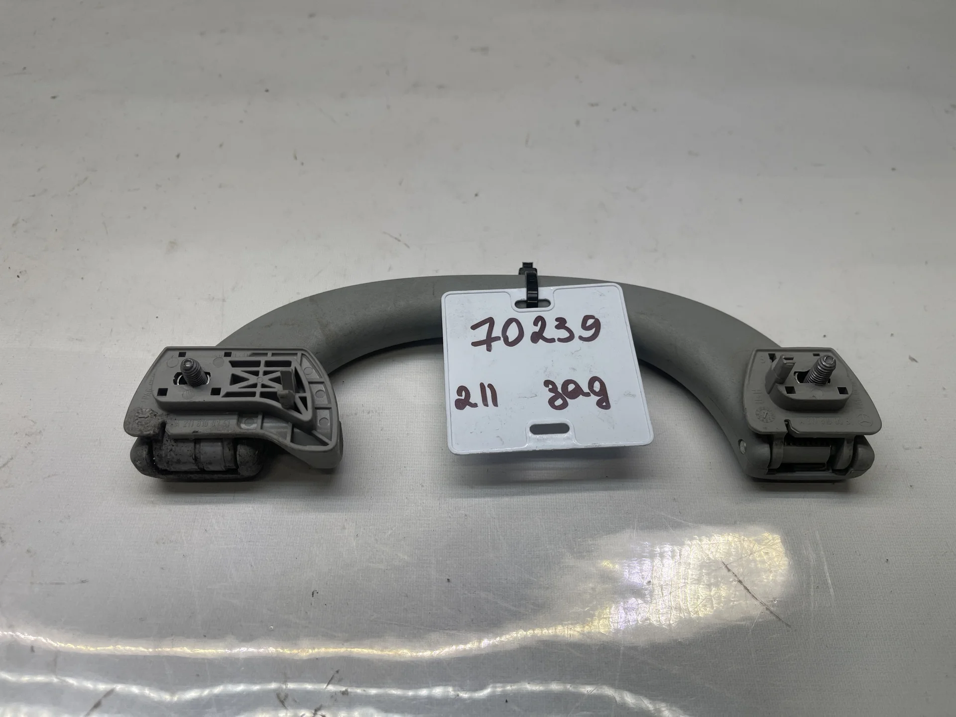 Поручень потолочный задний левый Mercedes-Benz W211 A2118100151 - миниатюра 2