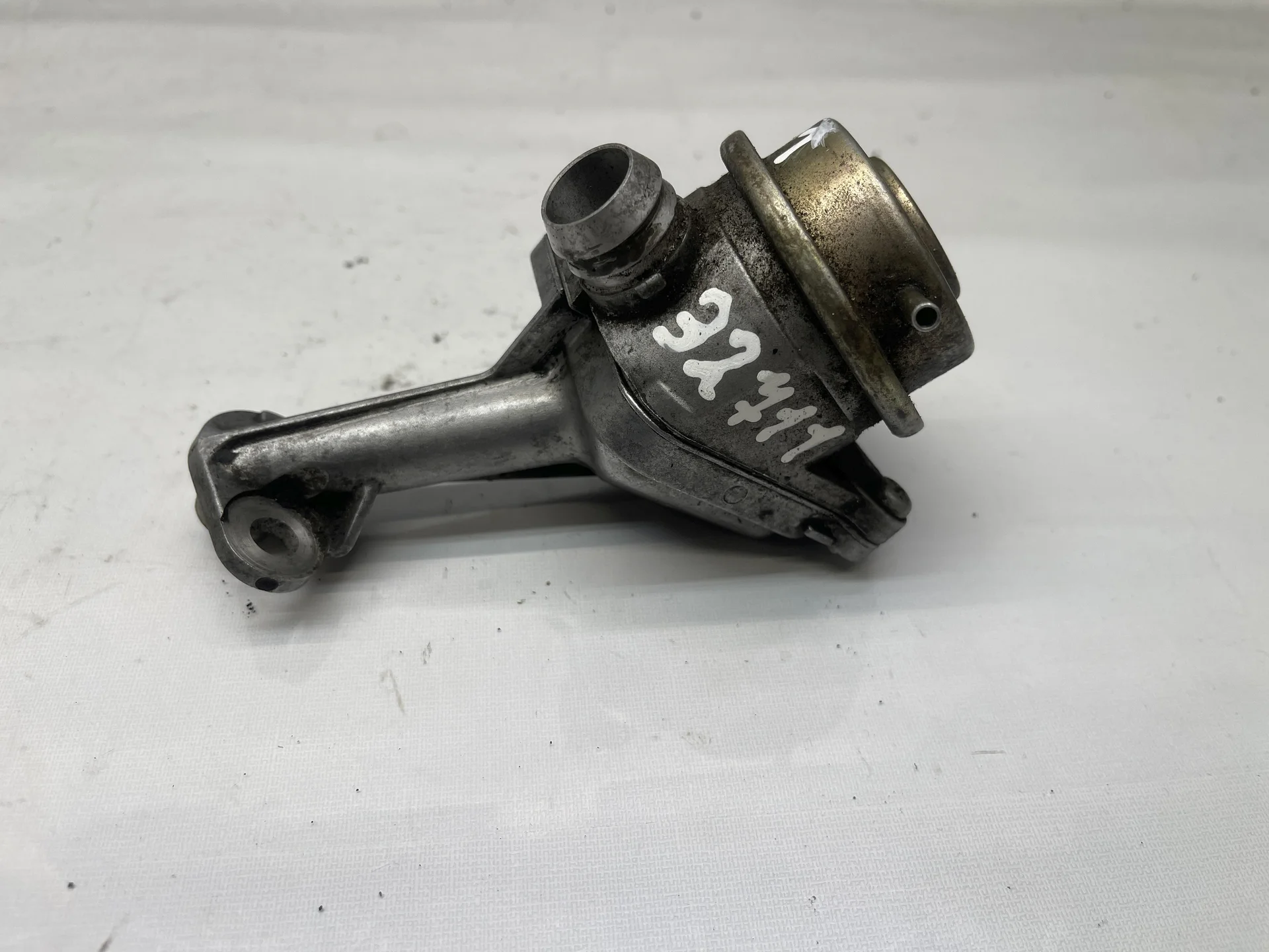 Клапан ЕГР Mercedes-Benz W211 112 A0021403560 - изображение 1