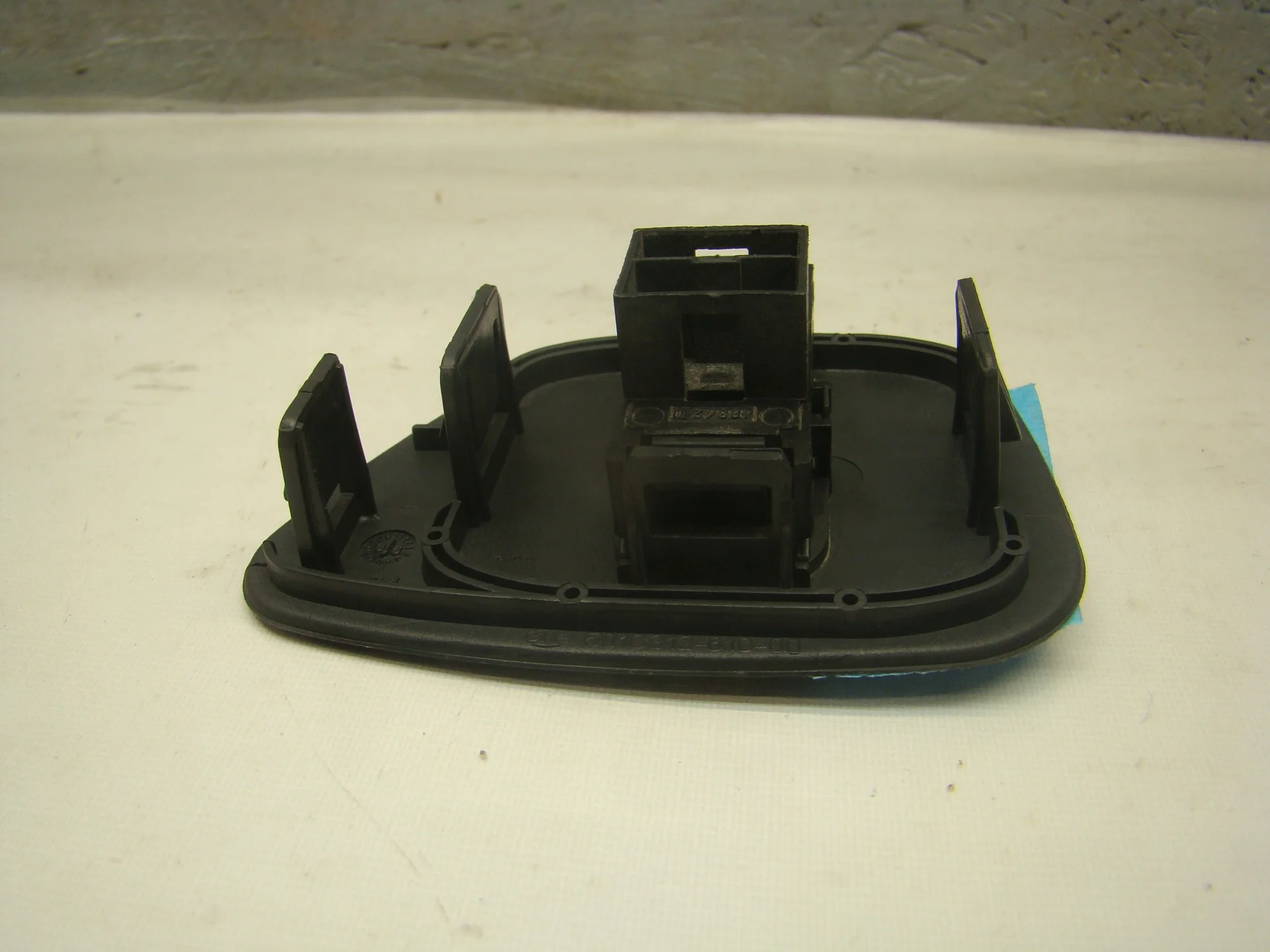 Кнопка стеклоподъёмника задняя Mercedes-Benz W210 A2108200510 - миниатюра 2
