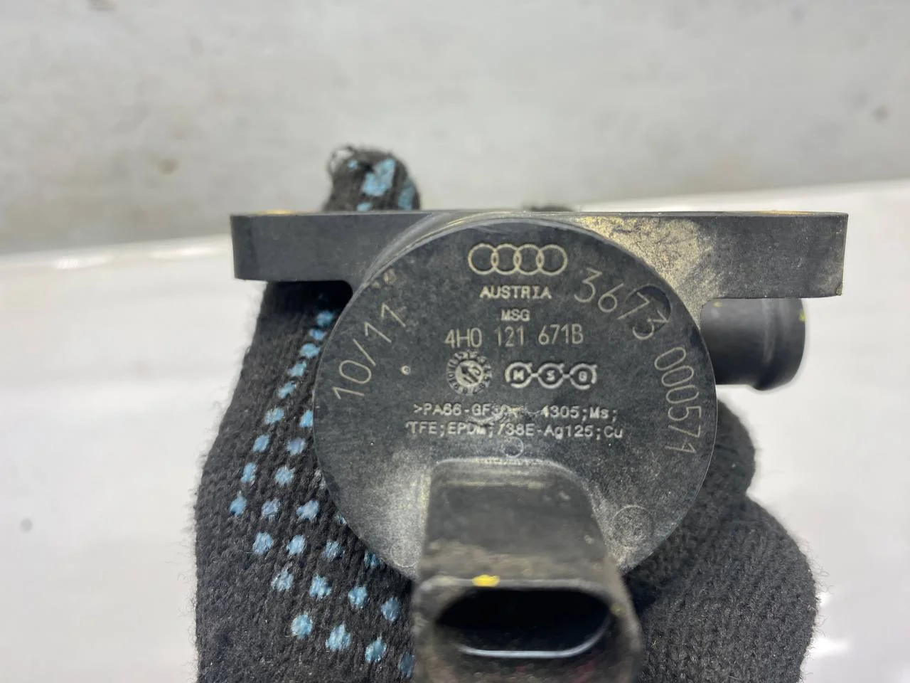 Помпа дополнительной прокачки антифриза Audi A7 I 4G CGW 4H0121671B - миниатюра 4