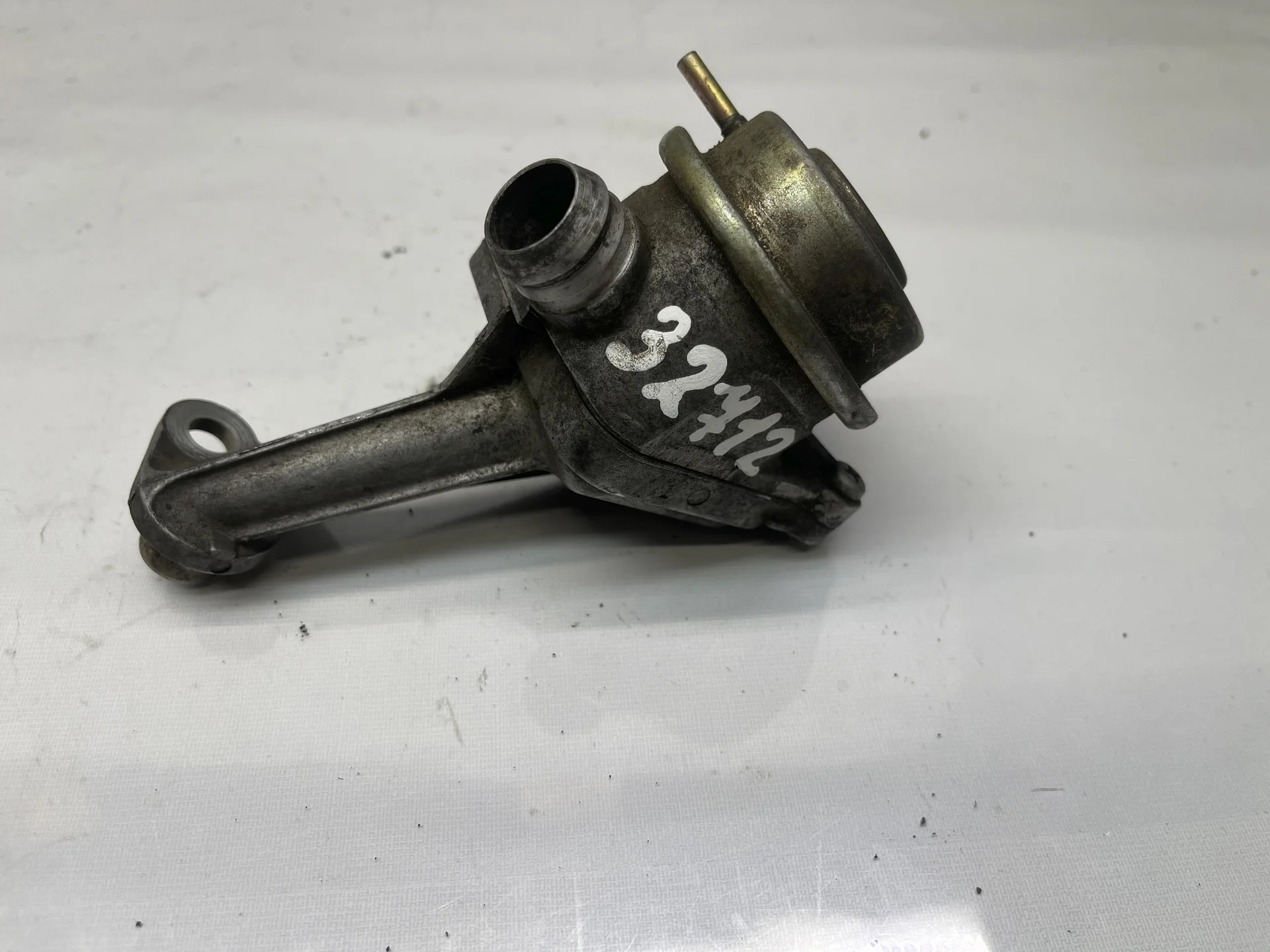 Клапан ЕГР Mercedes-Benz W211 112 A0021403660 - изображение 1