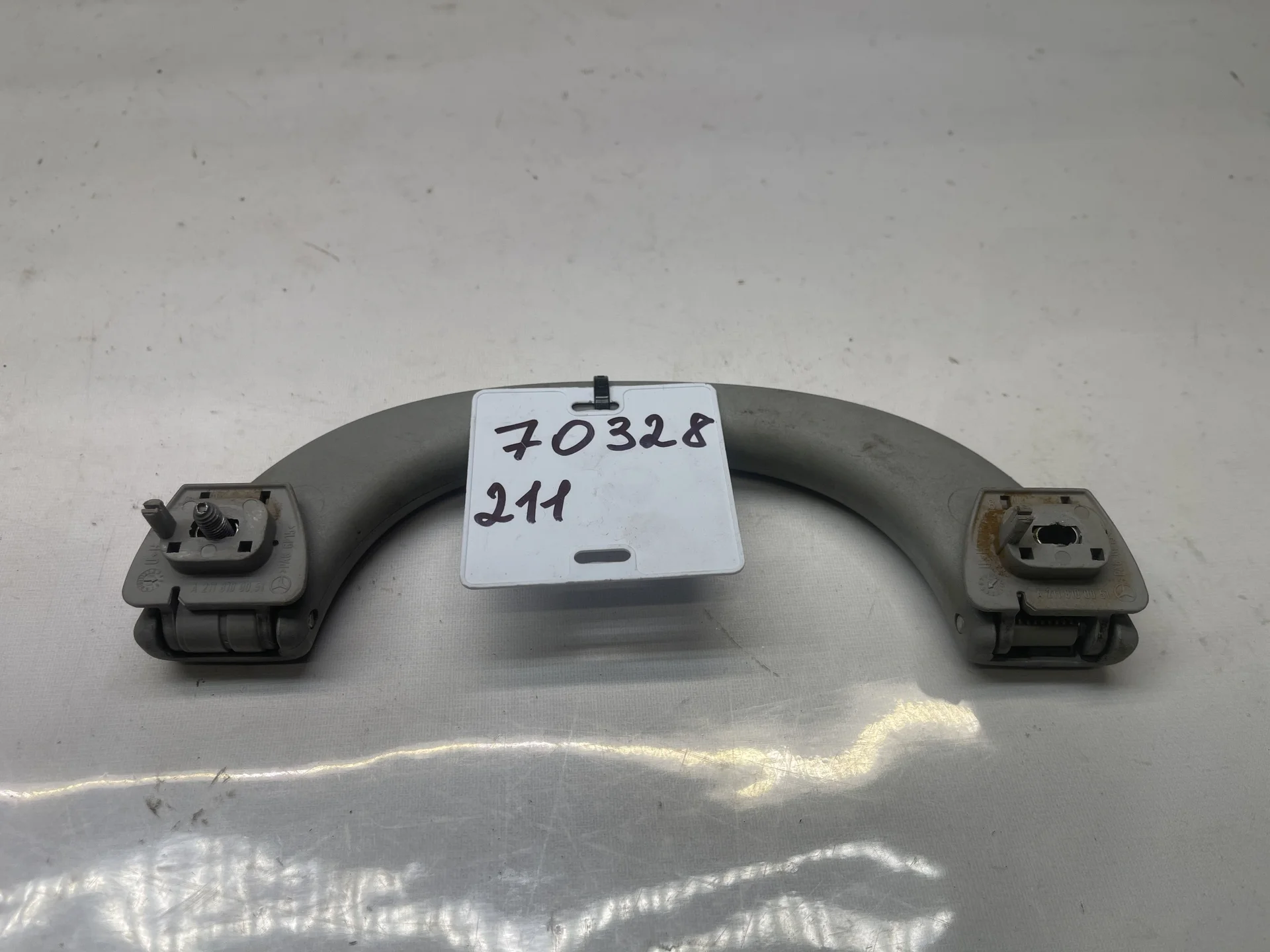 Поручень потолочный передний Mercedes-Benz W211  A2118100051 - миниатюра 2
