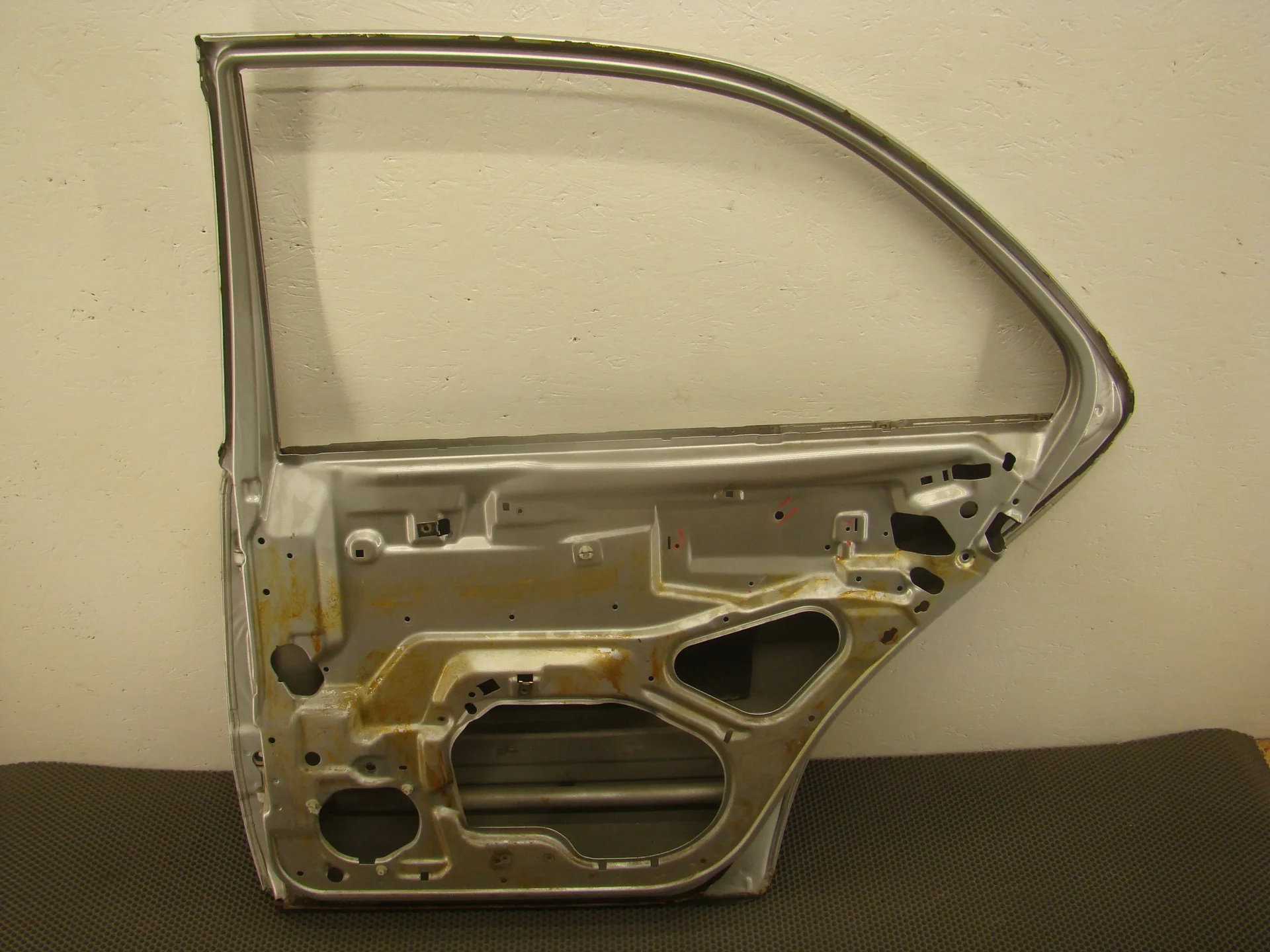 Дверь боковая задняя правая Mercedes-Benz W210 112 A2107302405 - миниатюра 4