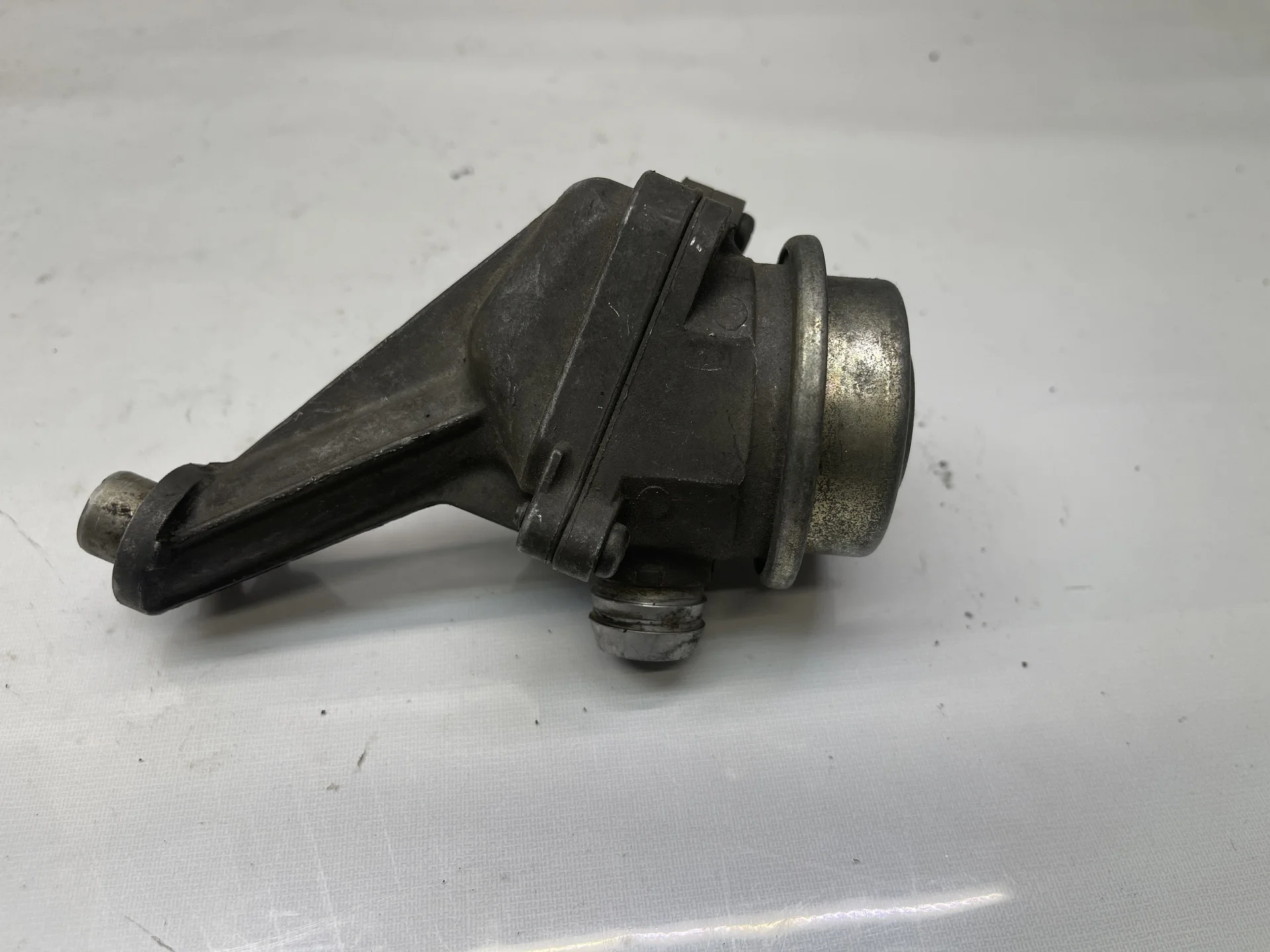 Клапан ЕГР Mercedes-Benz W211 112 A0021403560 - миниатюра 2