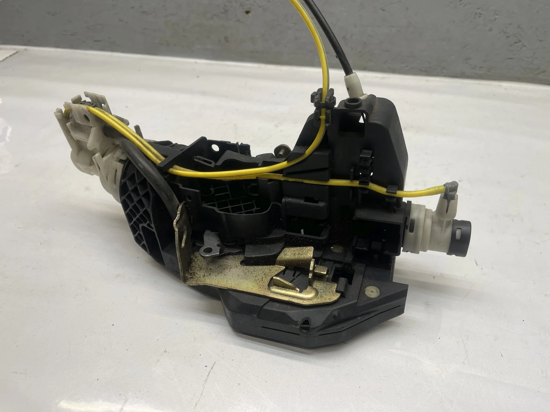 Замок двери задней левой Mercedes-Benz W220  A2207305735 - миниатюра 3