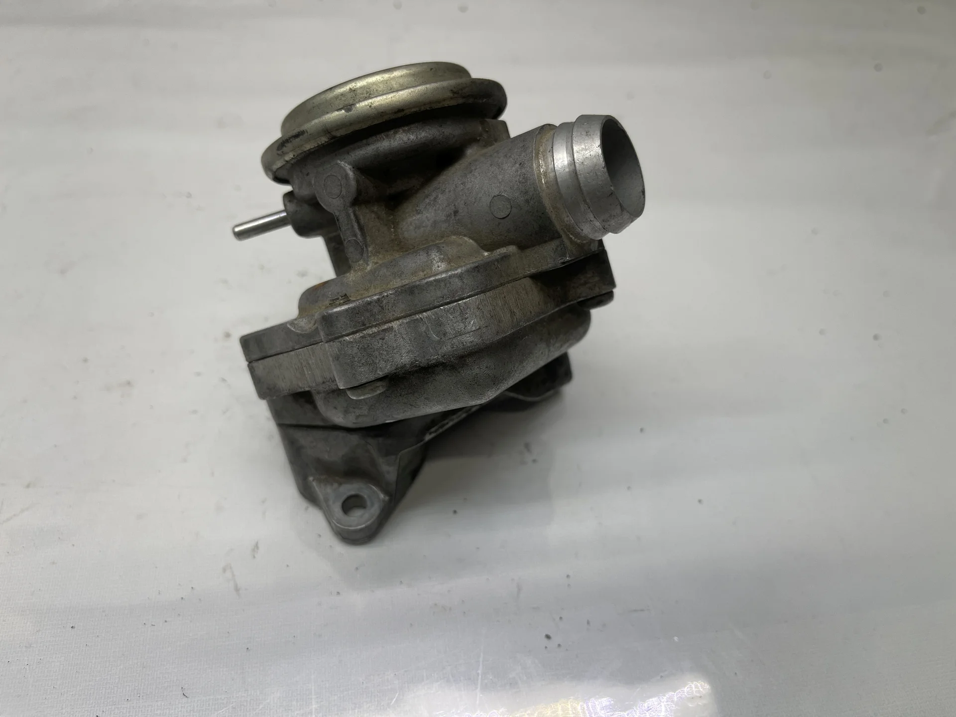 Клапан ЕГР Mercedes-Benz W211 272 A0021407460 - миниатюра 2