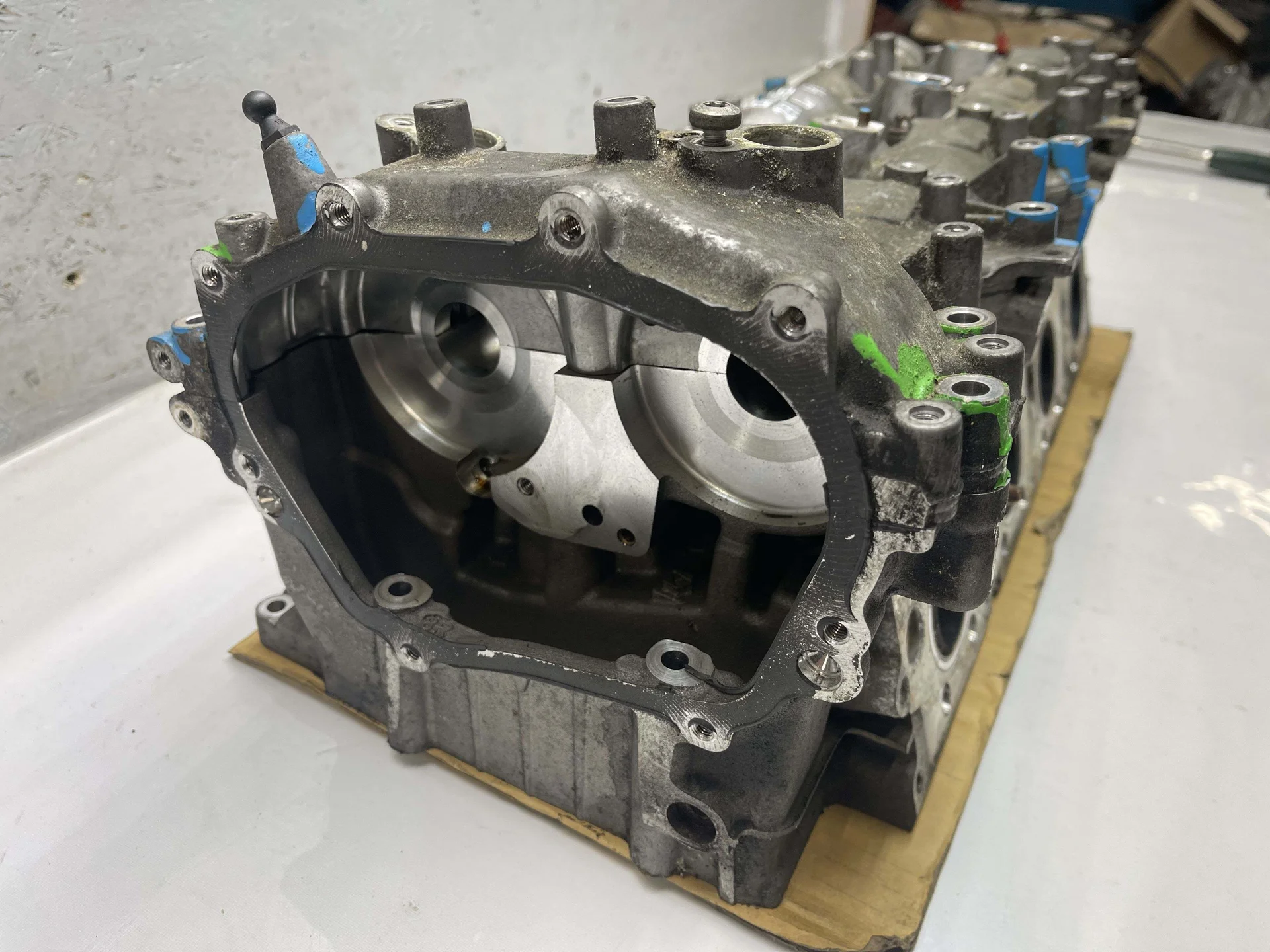 Головка блока цилиндров левая Mercedes-Benz W221 278 A2780107120 - миниатюра 2