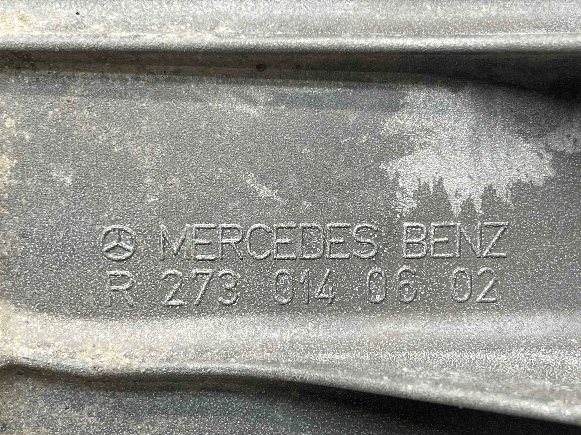 Поддон двигателя верхний Mercedes-Benz W221 273 A2730140602 - миниатюра 3