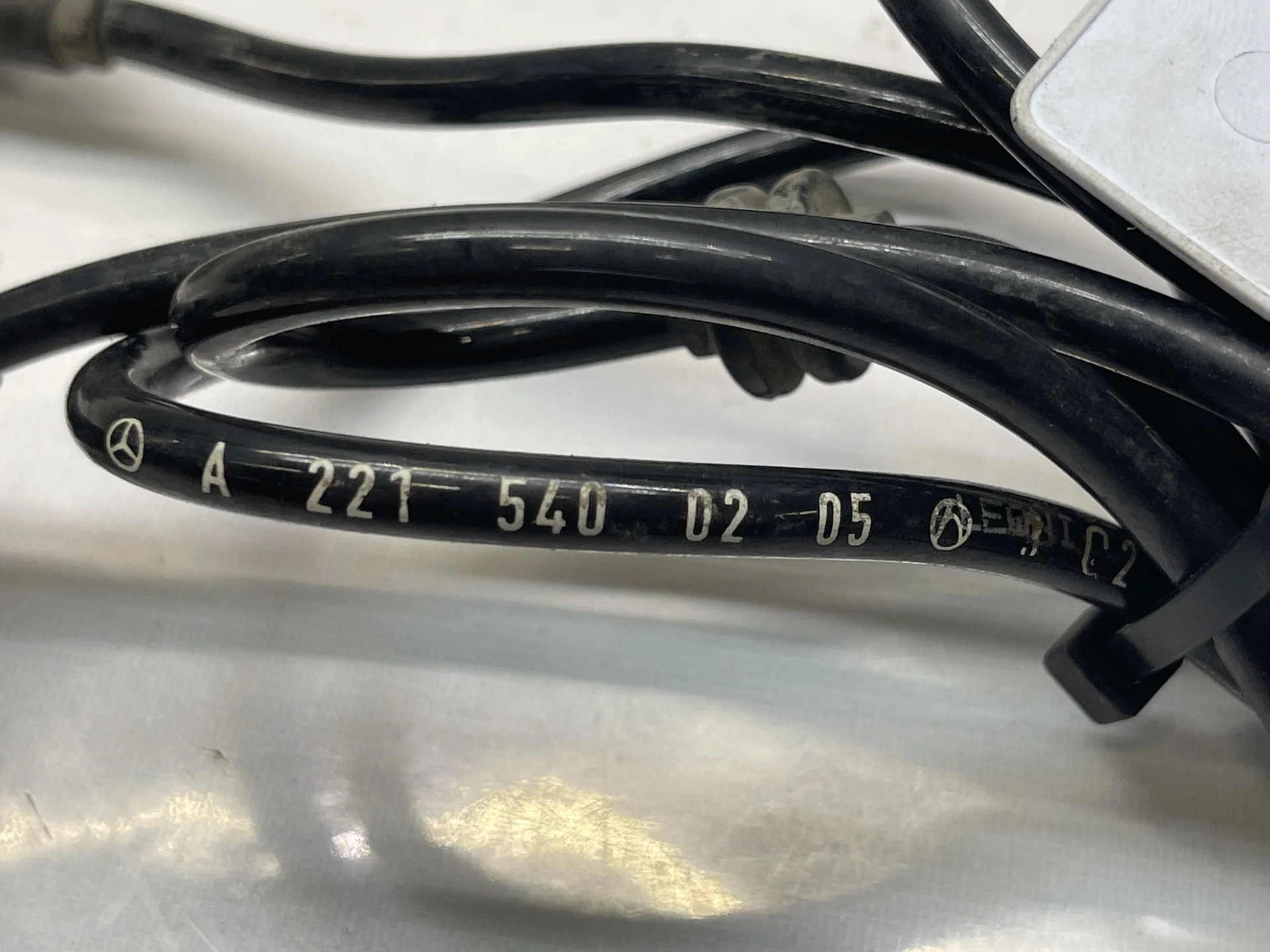 Проводка датчика износа передних колодок Mercedes-Benz W221 A2215400205 - миниатюра 4