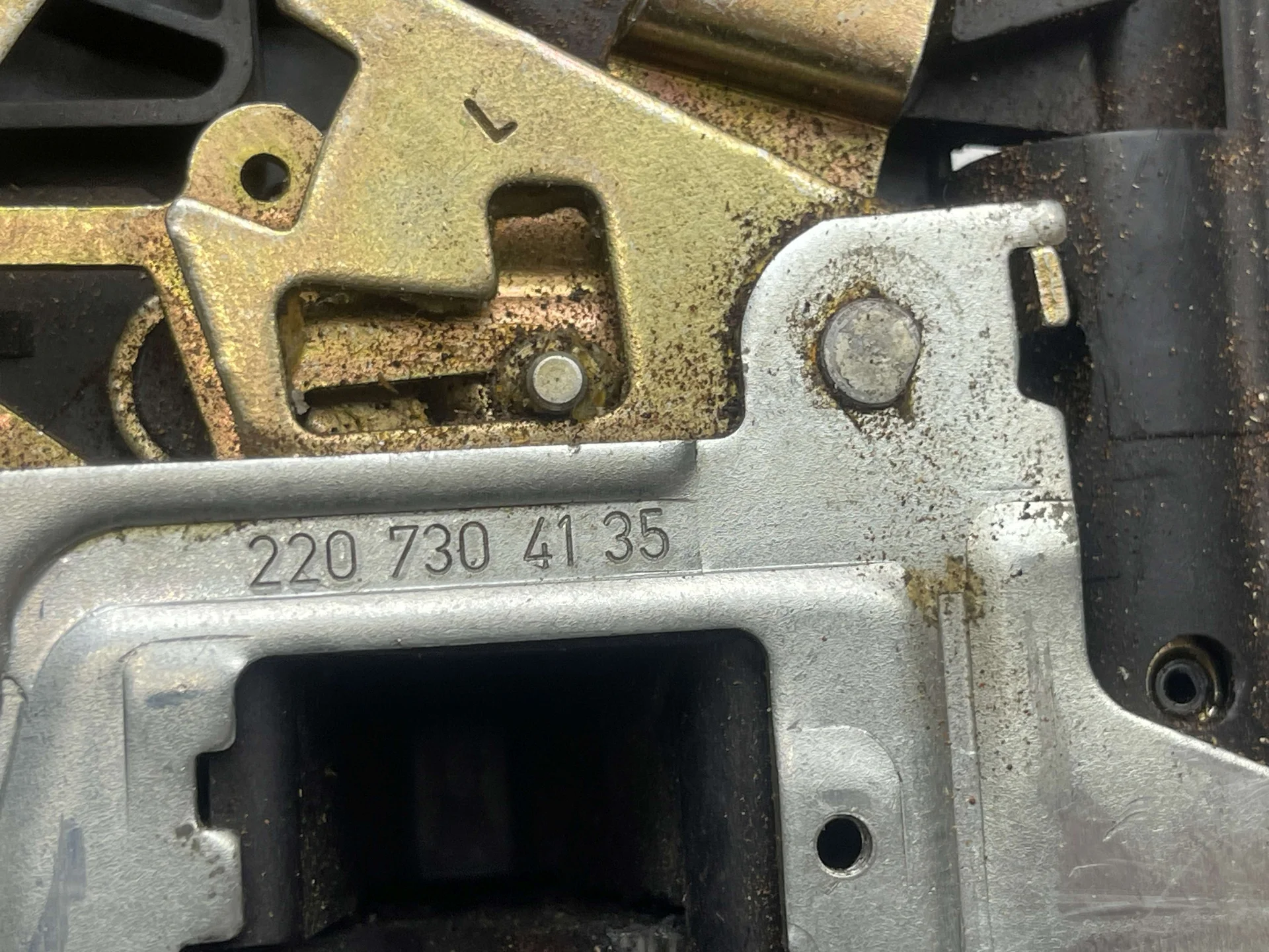 Замок двери задней левой Mercedes-Benz W220  A2207304135 - миниатюра 2