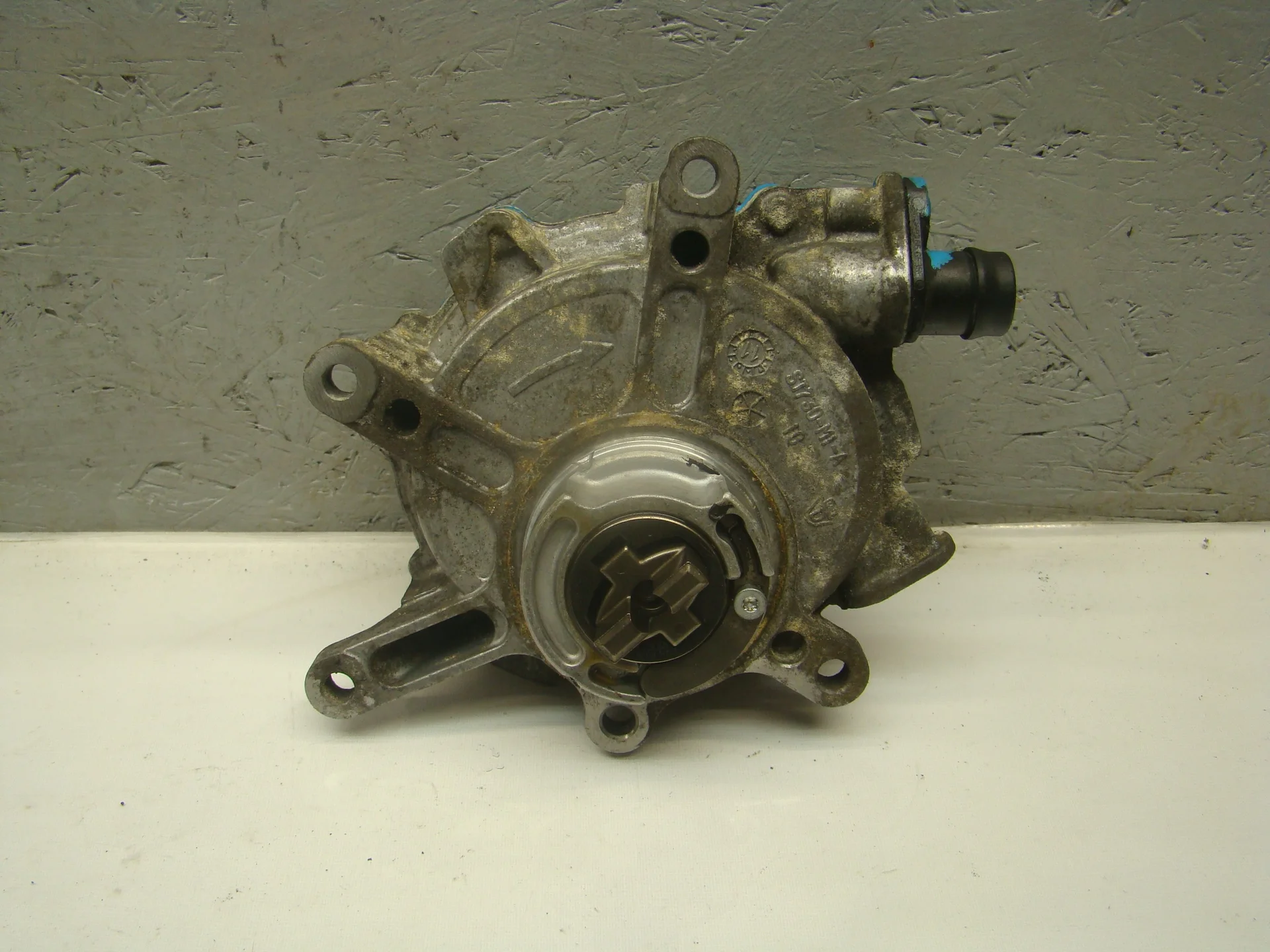 Вакуумный насос Mercedes-Benz W221 278 A2762300165 - миниатюра 2