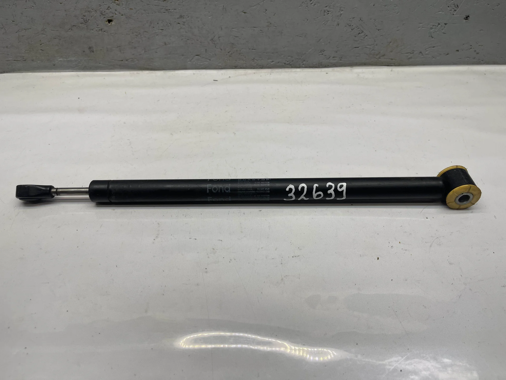 Ограничитель двери задний Mercedes-Benz W221 A2217300016 - изображение 1