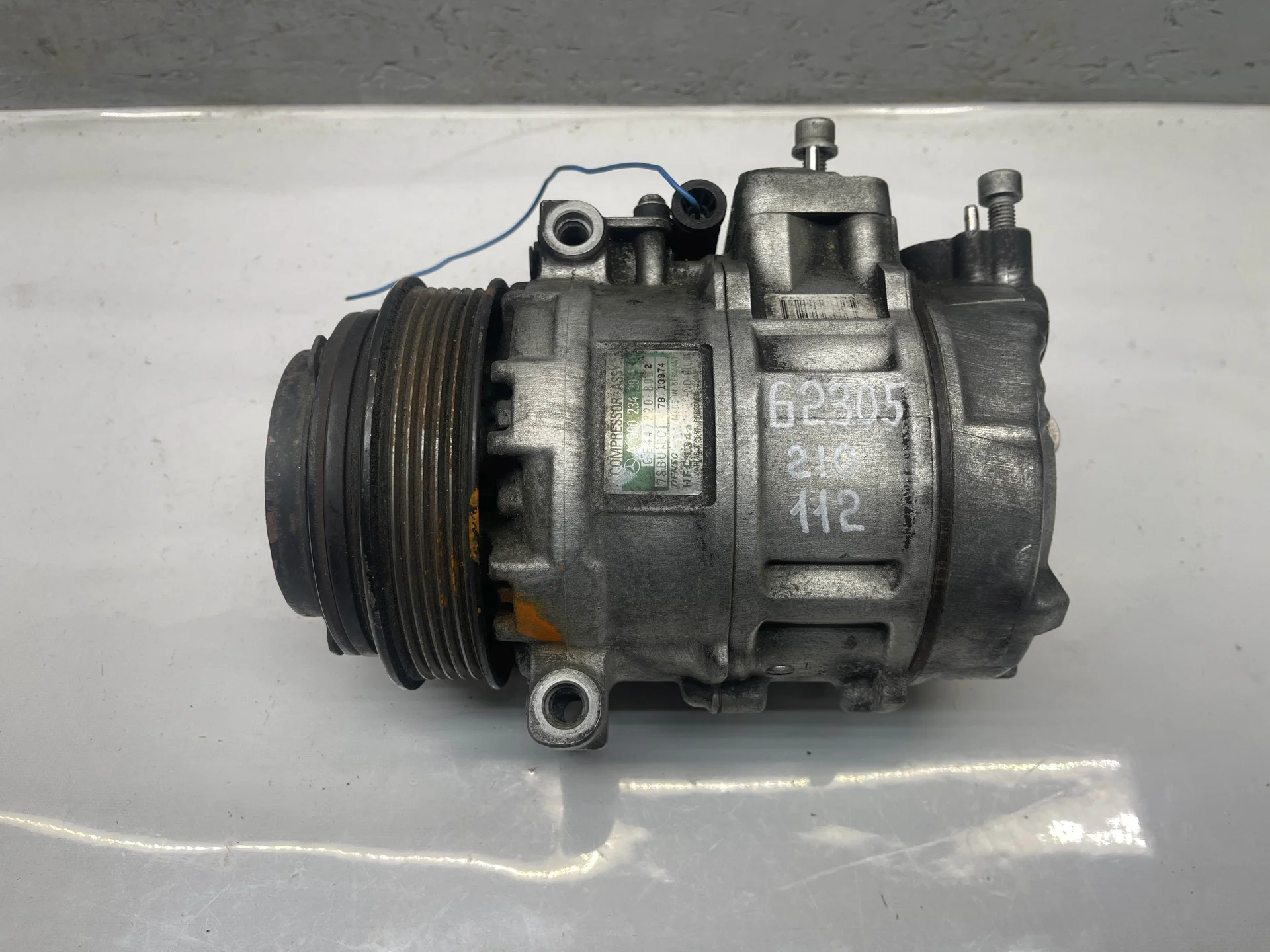 Компрессор кондиционера Mercedes-Benz W210 112 A0002307011 - изображение 1