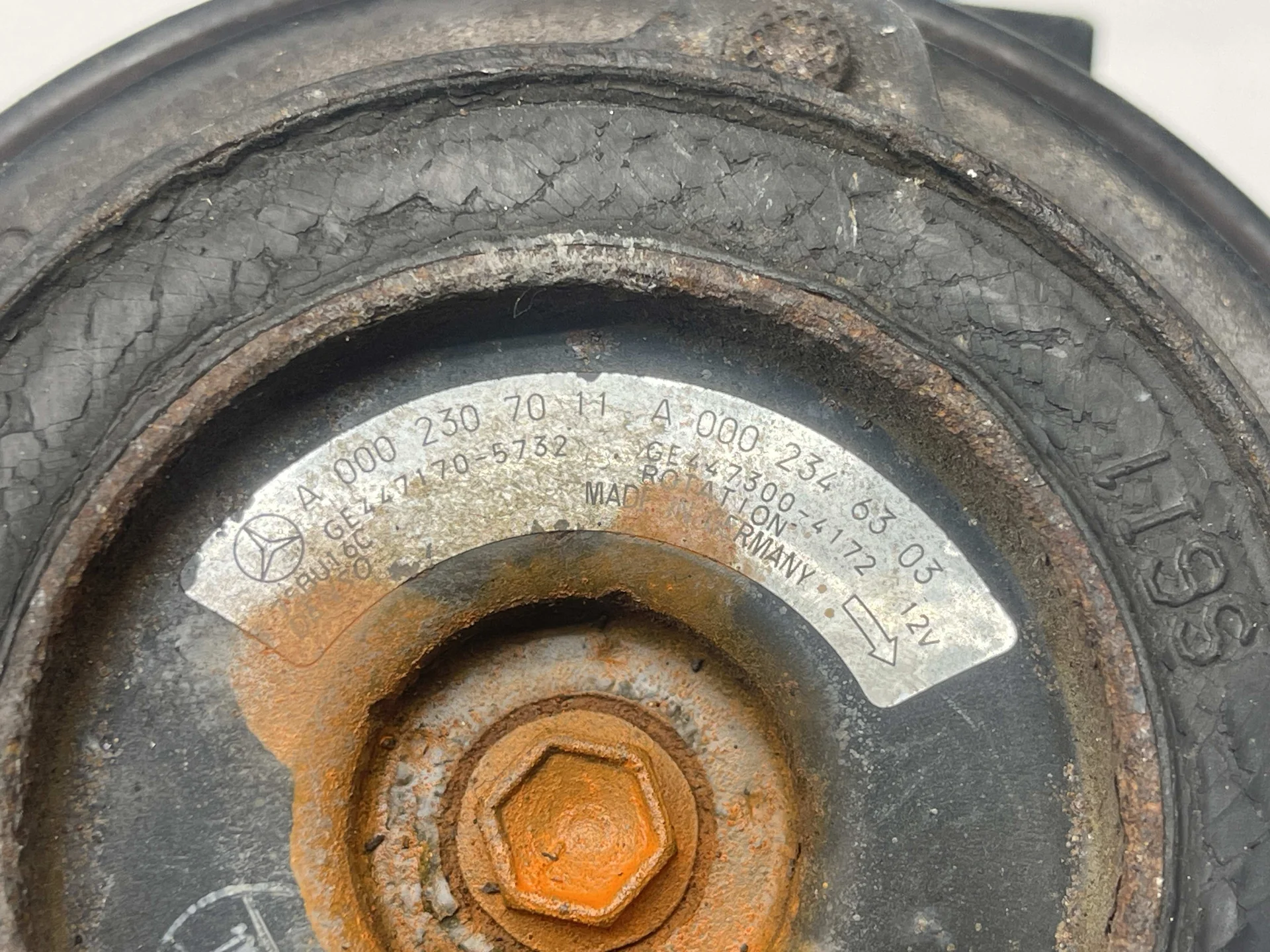 Компрессор кондиционера Mercedes-Benz W210 112 A0002307011 - миниатюра 3