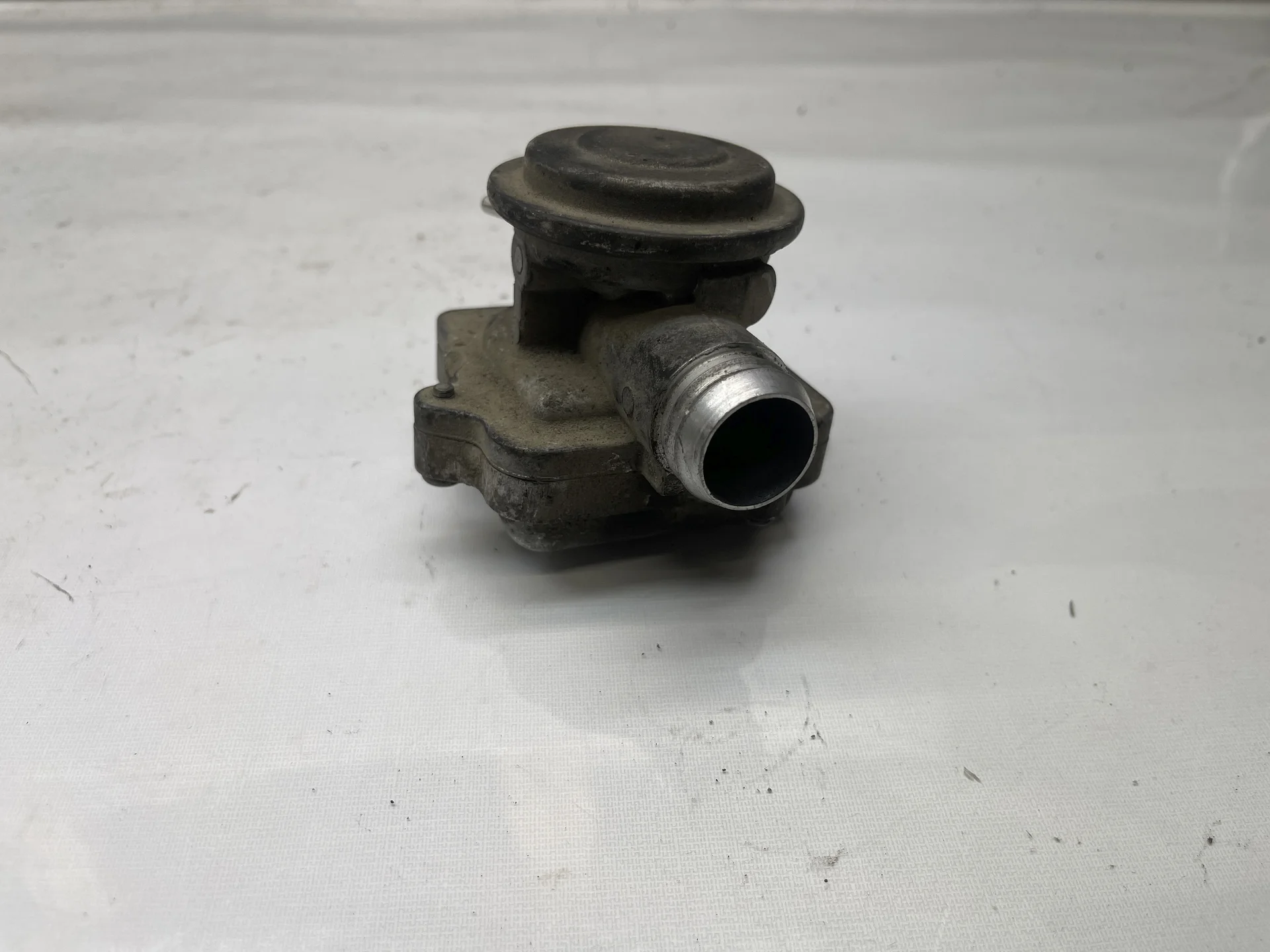 Клапан ЕГР Mercedes-Benz W211 272 A0021407460 - изображение 1