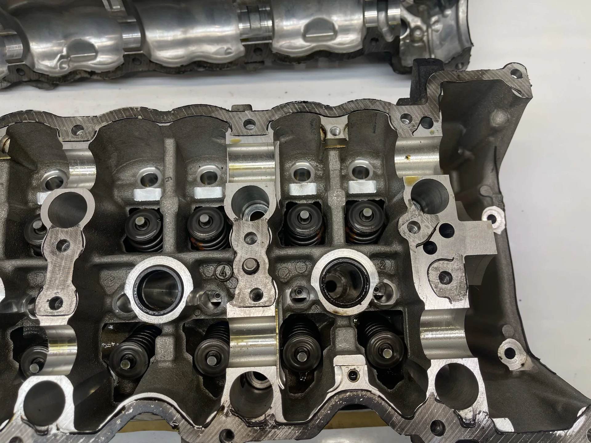 Головка блока цилиндров правая Mercedes-Benz W221 278 A2780107220 - миниатюра 9