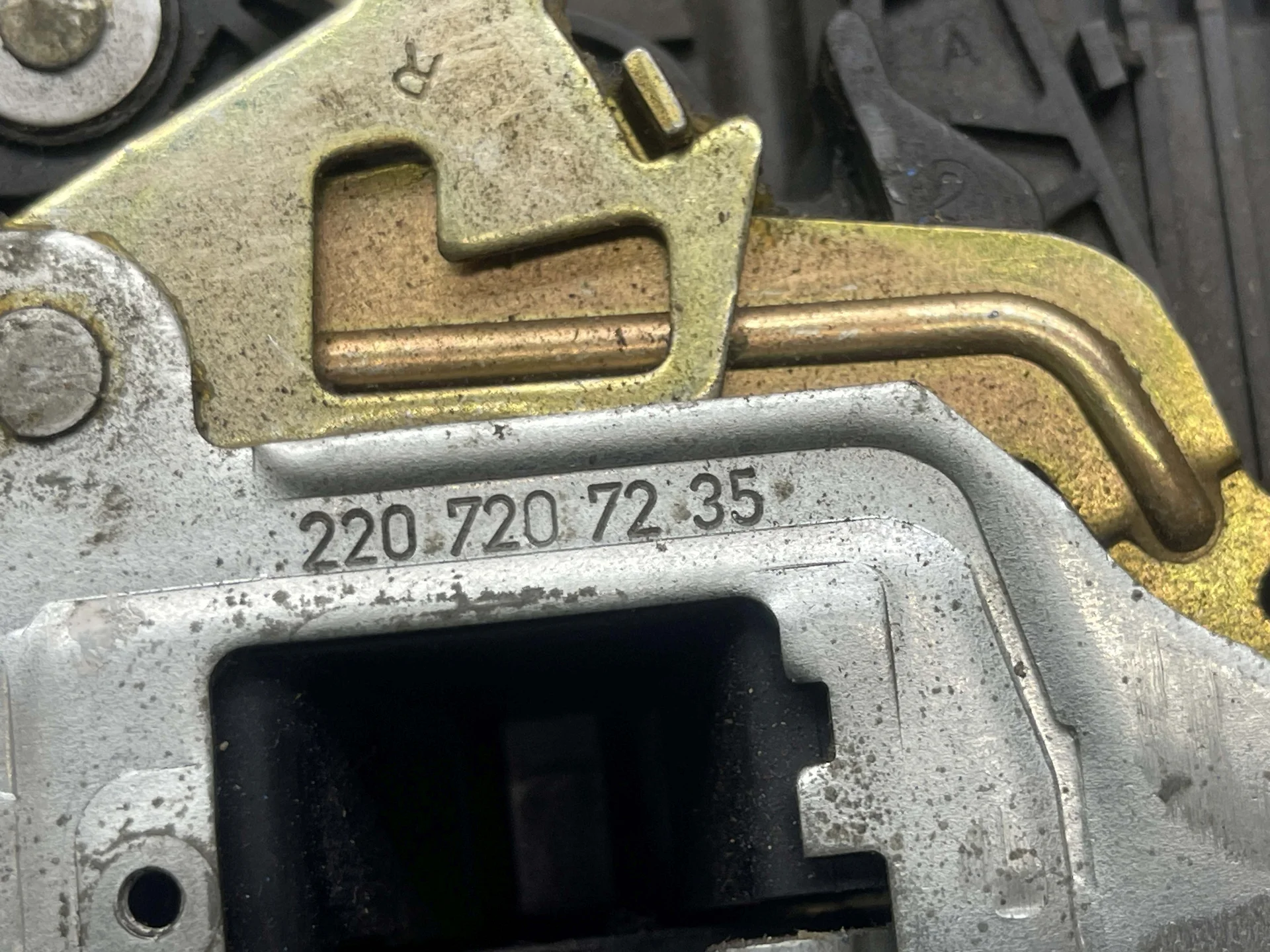 Замок двери задней левой Mercedes-Benz W220  A2207304535 - миниатюра 2