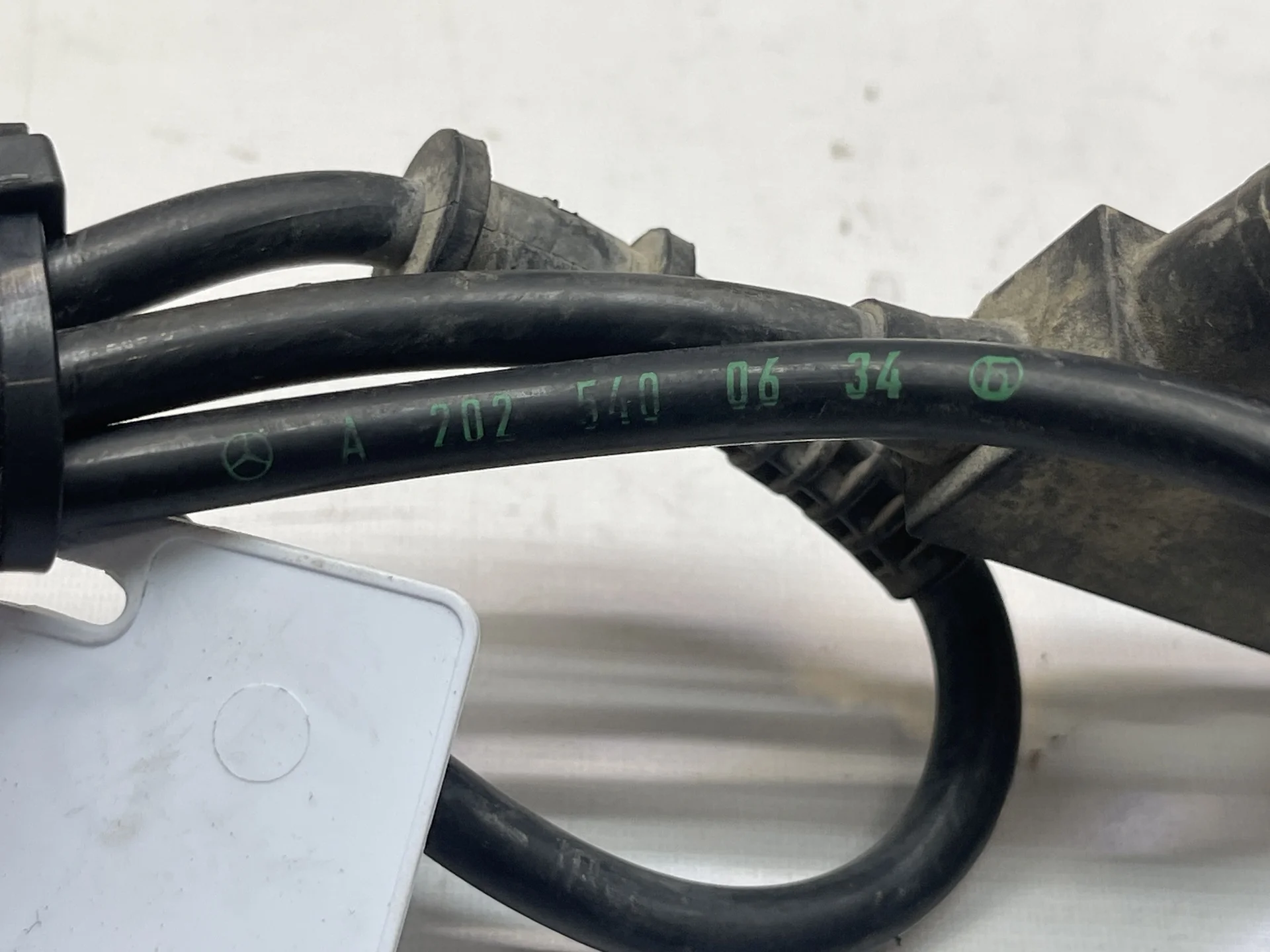 Датчик ABS передний правый Mercedes-Benz W202 A2025400634 - миниатюра 4