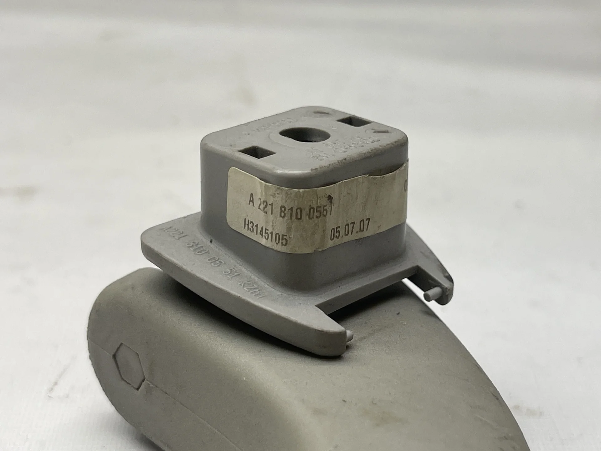 Поручень потолочный задний Mercedes-Benz W221 A2218100551 - миниатюра 3
