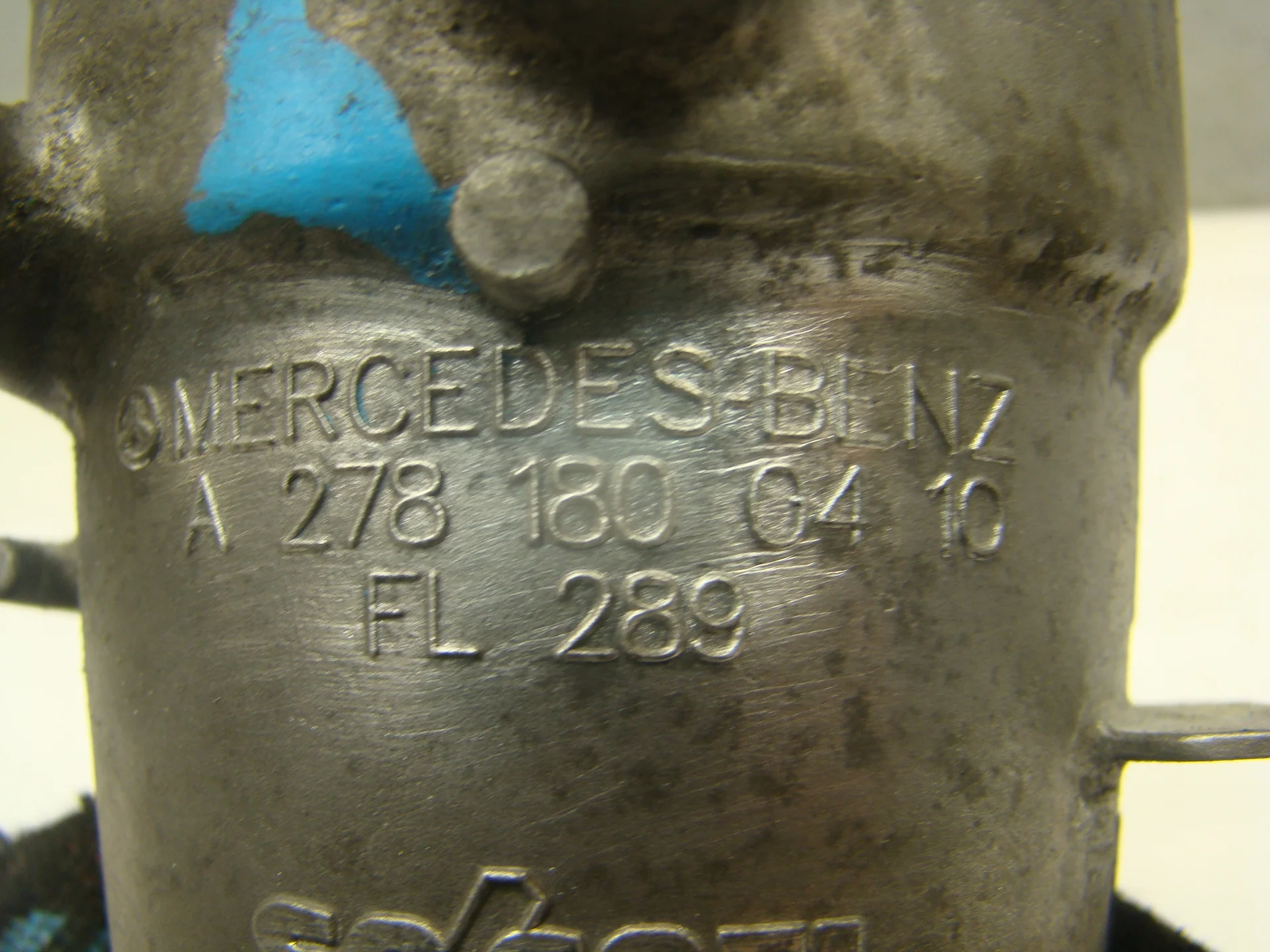 Корпус масляного фильтра Mercedes-Benz W221 278 A2781800410 - миниатюра 3