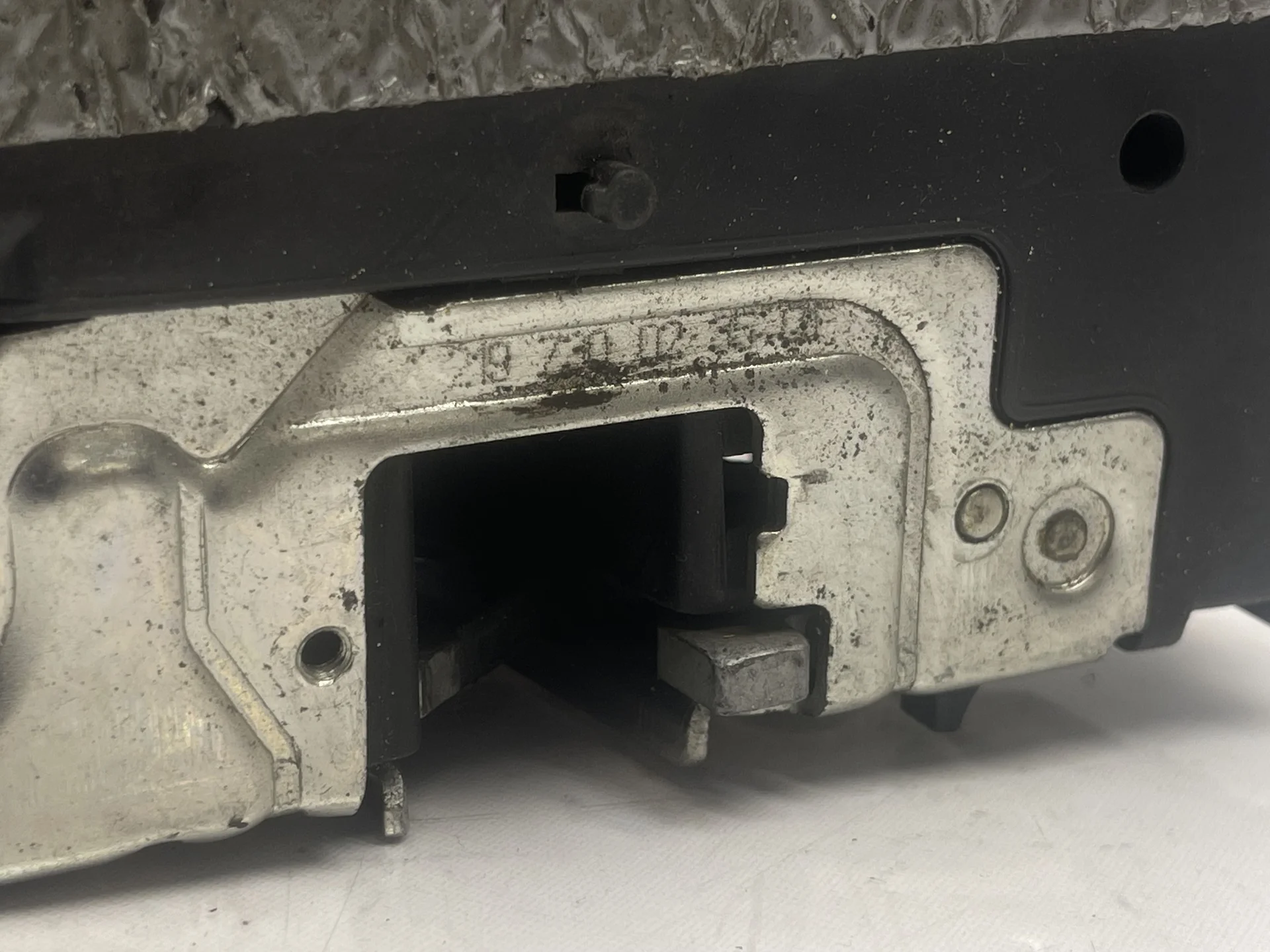 Замок двери задней правой Mercedes-Benz W203 A2037200235 - миниатюра 2